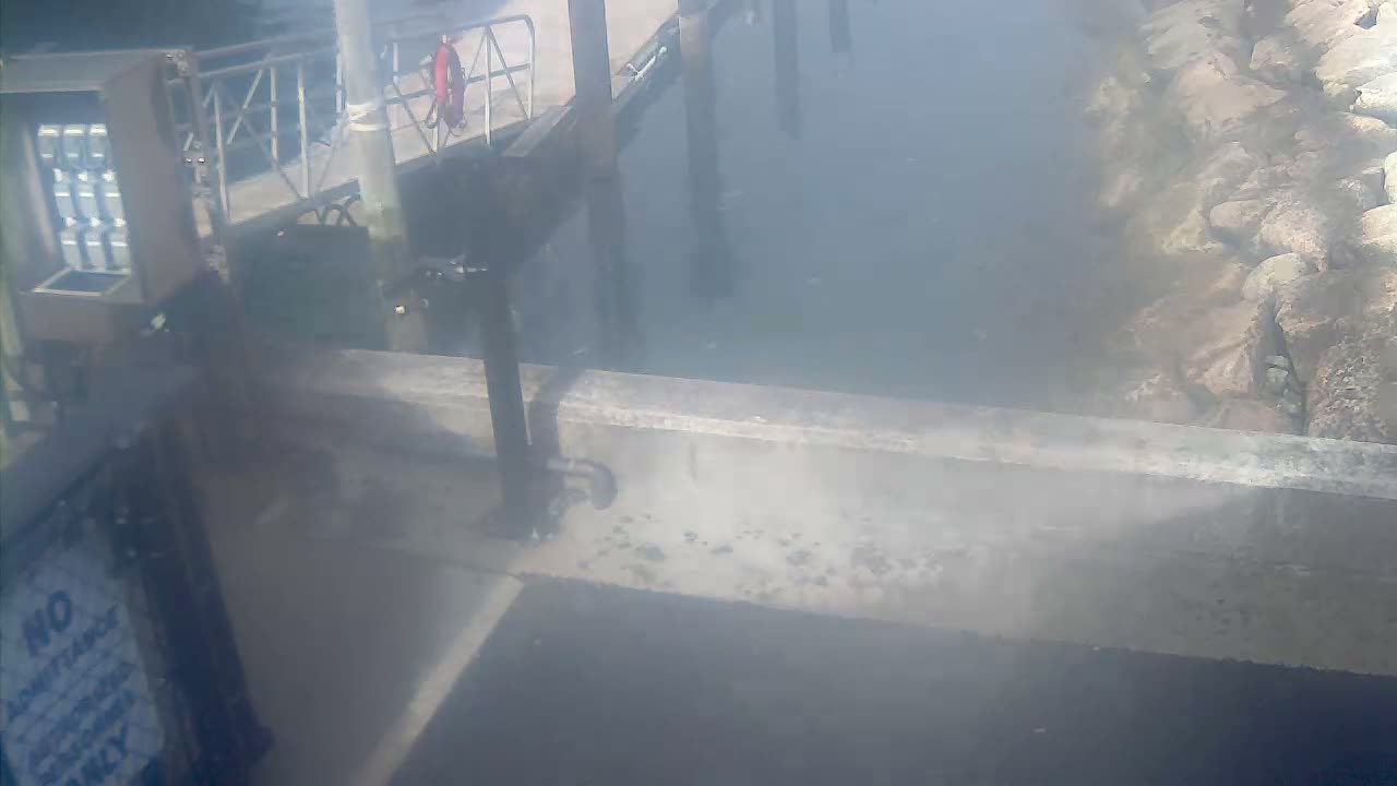 Bourne, Massachusetts Maritime Academy Pier Live Cam - Bourne, Barnstable, Massachusetts, USA