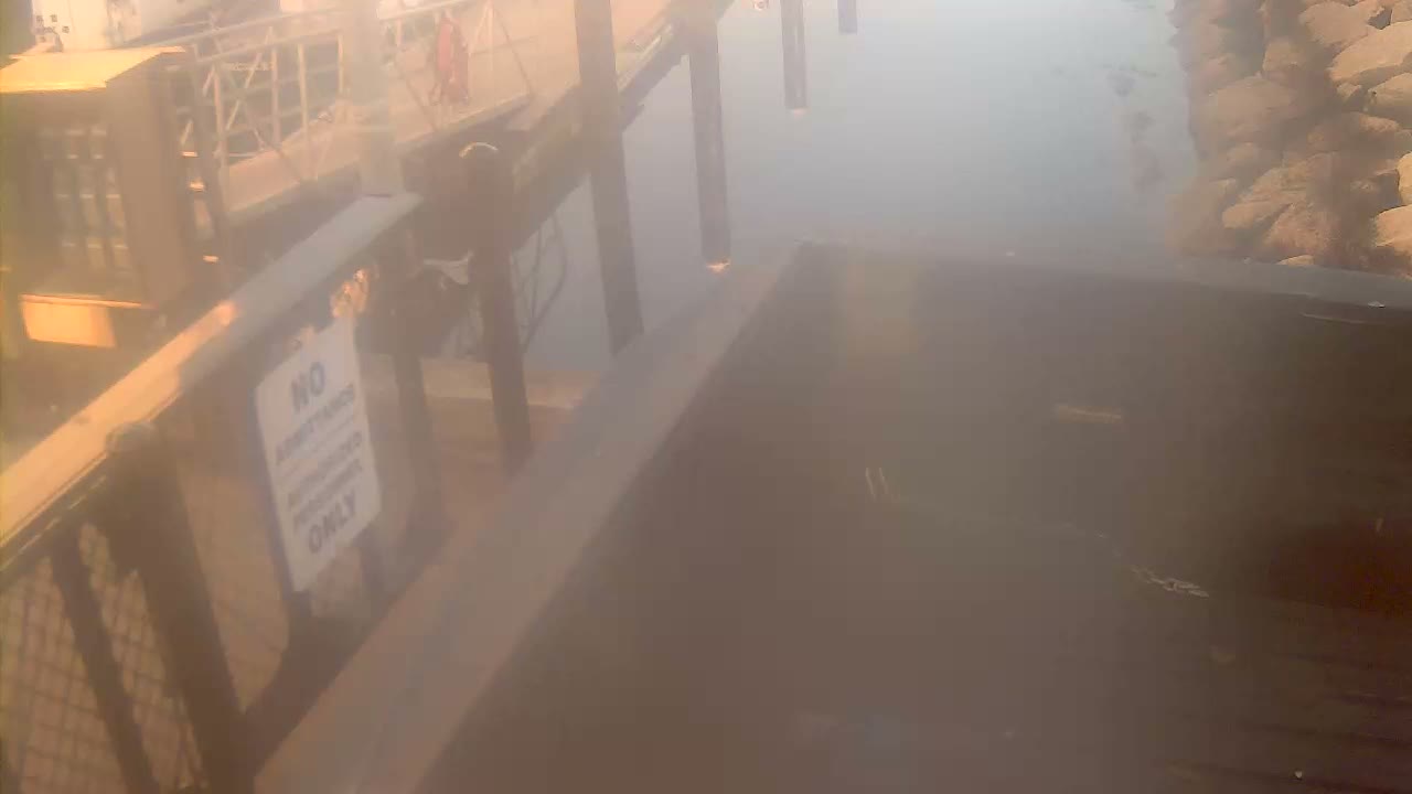 Bourne, Massachusetts Maritime Academy Pier Live Cam - Bourne, Barnstable, Massachusetts, USA