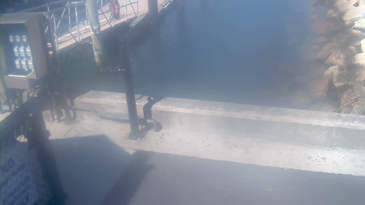 Bourne, Massachusetts Maritime Academy Pier Live Cam - Bourne, Barnstable, Massachusetts, USA