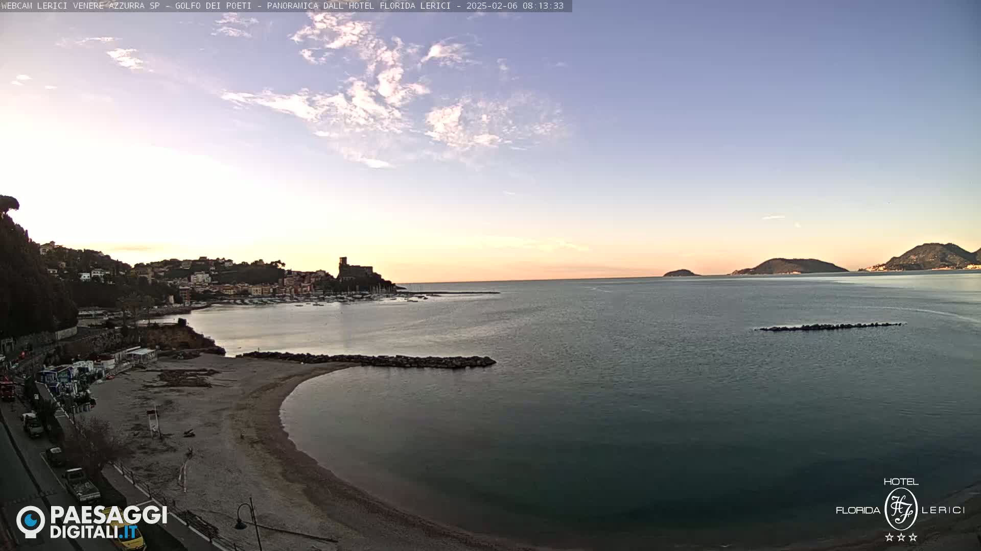 Lerici Venere Azzurra Beach Live Cam - La Spezia, Liguria, Italy
