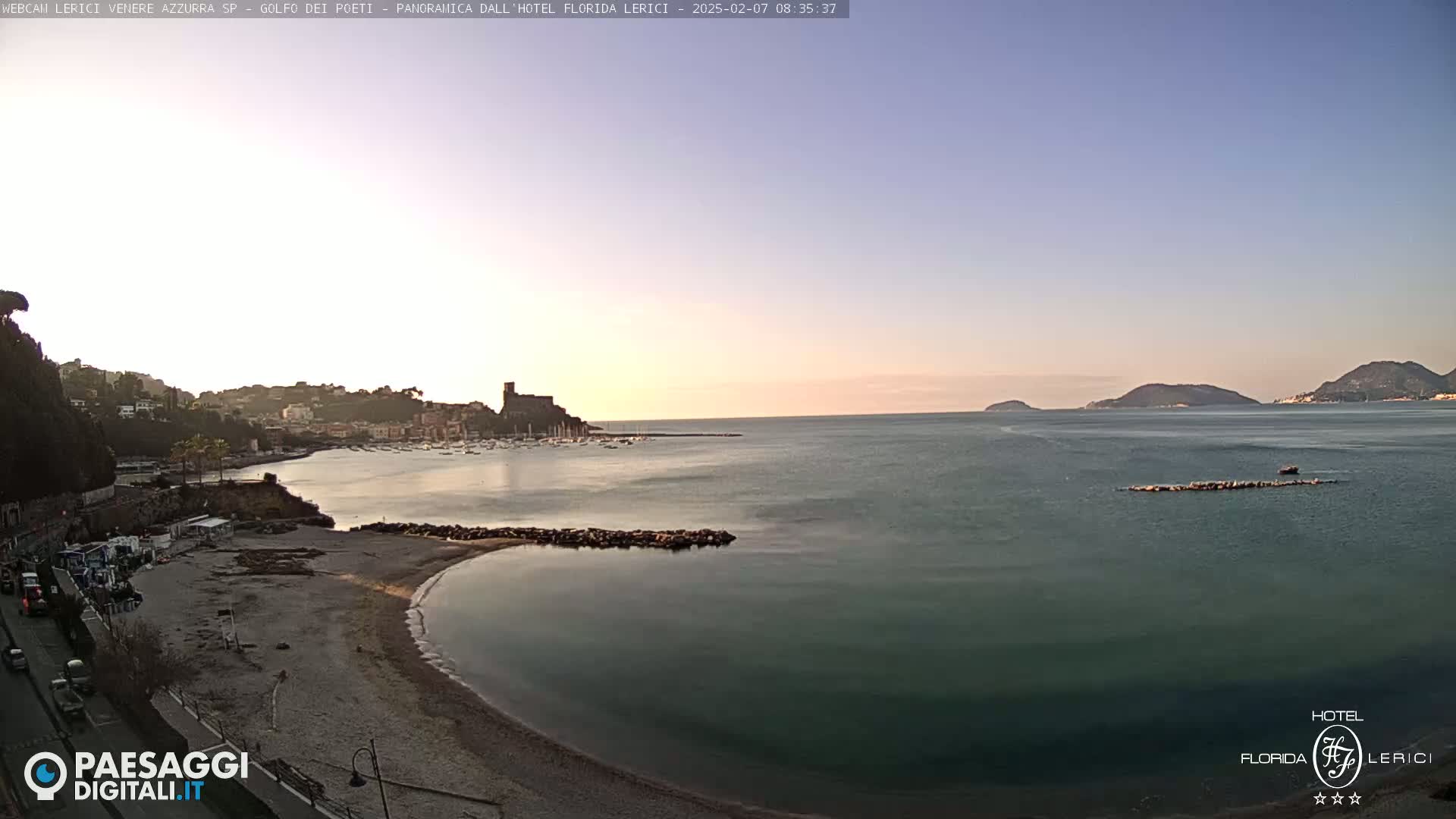  Lerici Venere Azzurra Beach Live Cam - La Spezia, Liguria, Italy