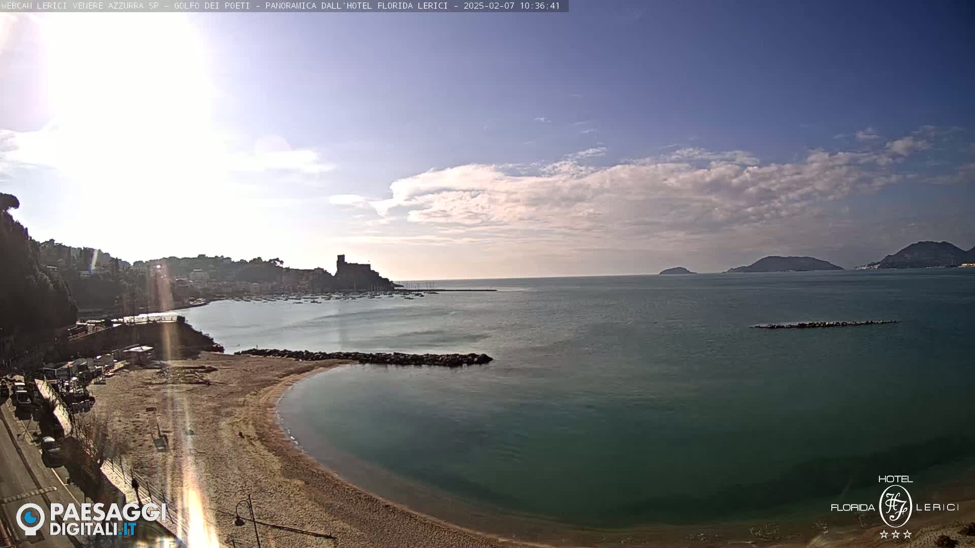  Lerici Venere Azzurra Beach Live Cam - La Spezia, Liguria, Italy