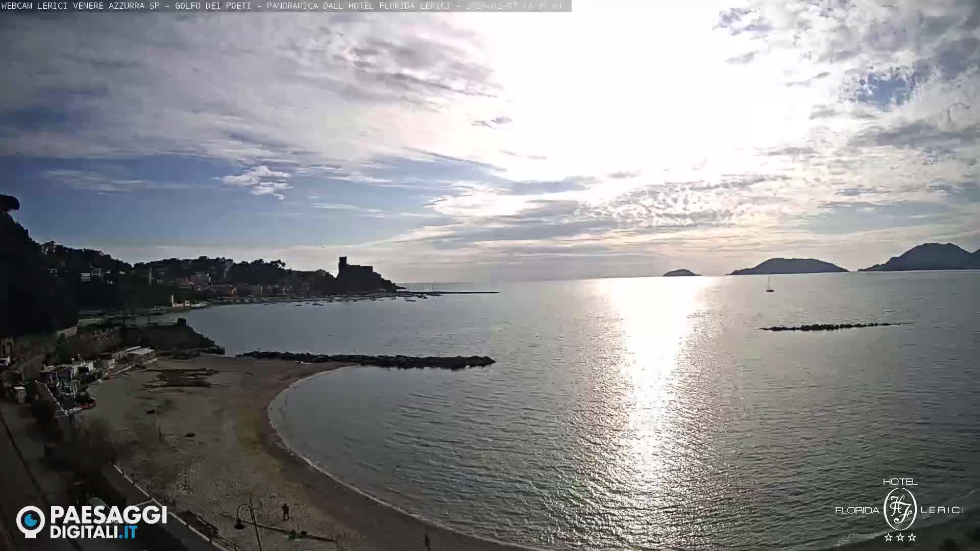  Lerici Venere Azzurra Beach Live Cam - La Spezia, Liguria, Italy