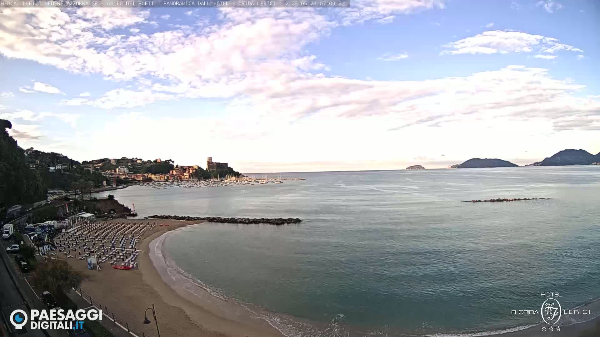  Lerici Venere Azzurra Beach Live Cam - La Spezia, Liguria, Italy