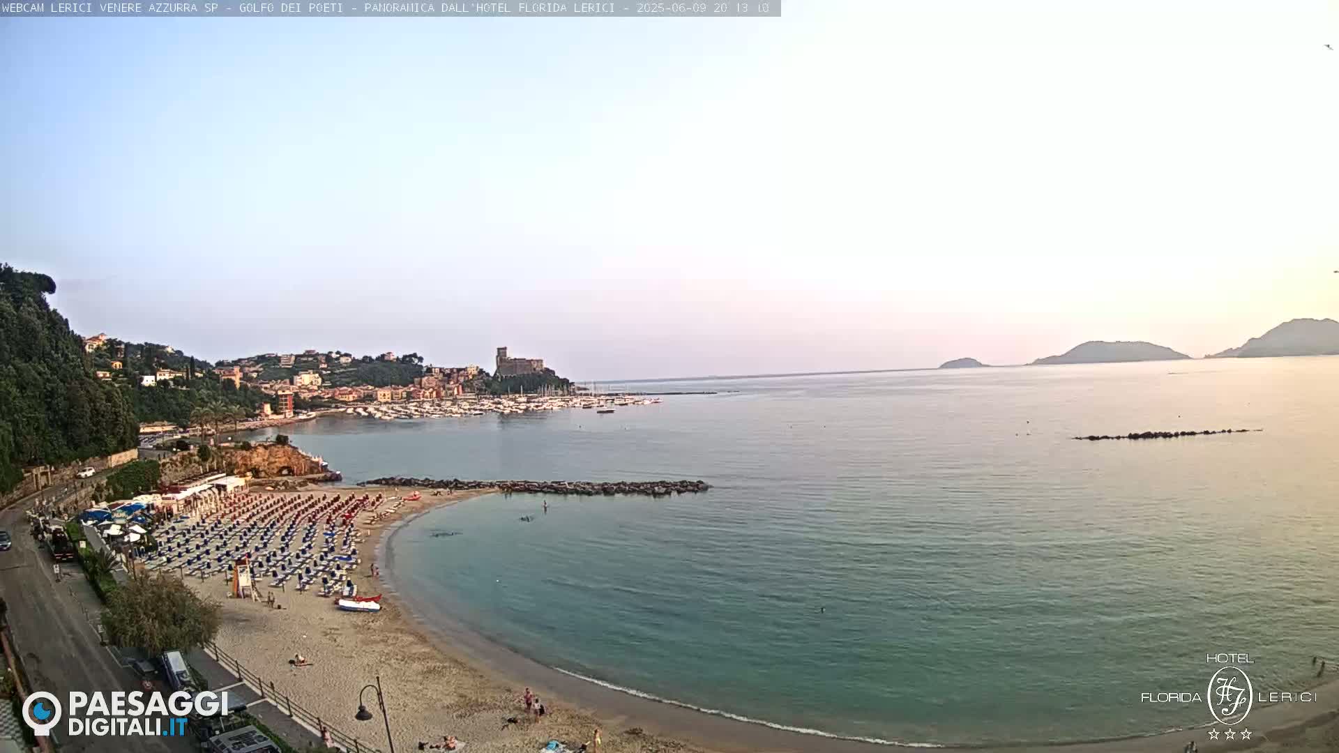 Lerici Venere Azzurra Beach Live Cam - La Spezia, Liguria, Italy