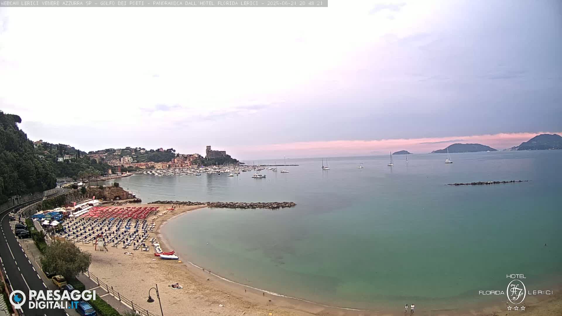  Lerici Venere Azzurra Beach Live Cam - La Spezia, Liguria, Italy