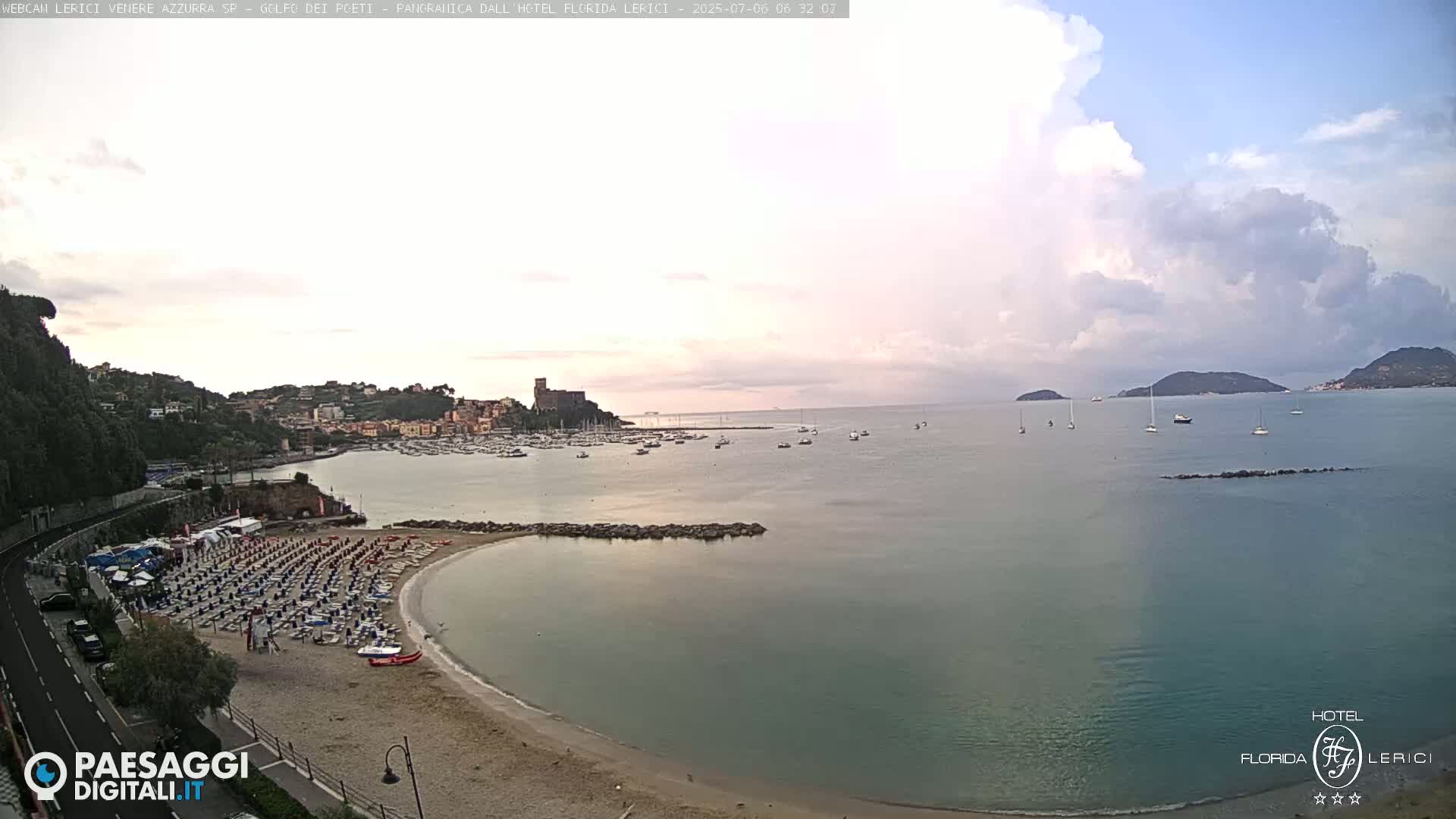  Lerici Venere Azzurra Beach Live Cam - La Spezia, Liguria, Italy