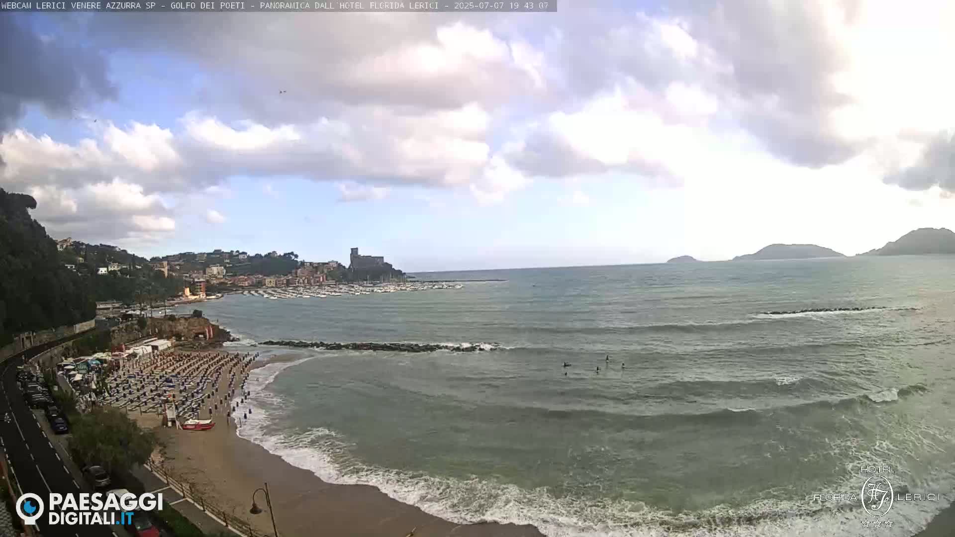  Lerici Venere Azzurra Beach Live Cam - La Spezia, Liguria, Italy