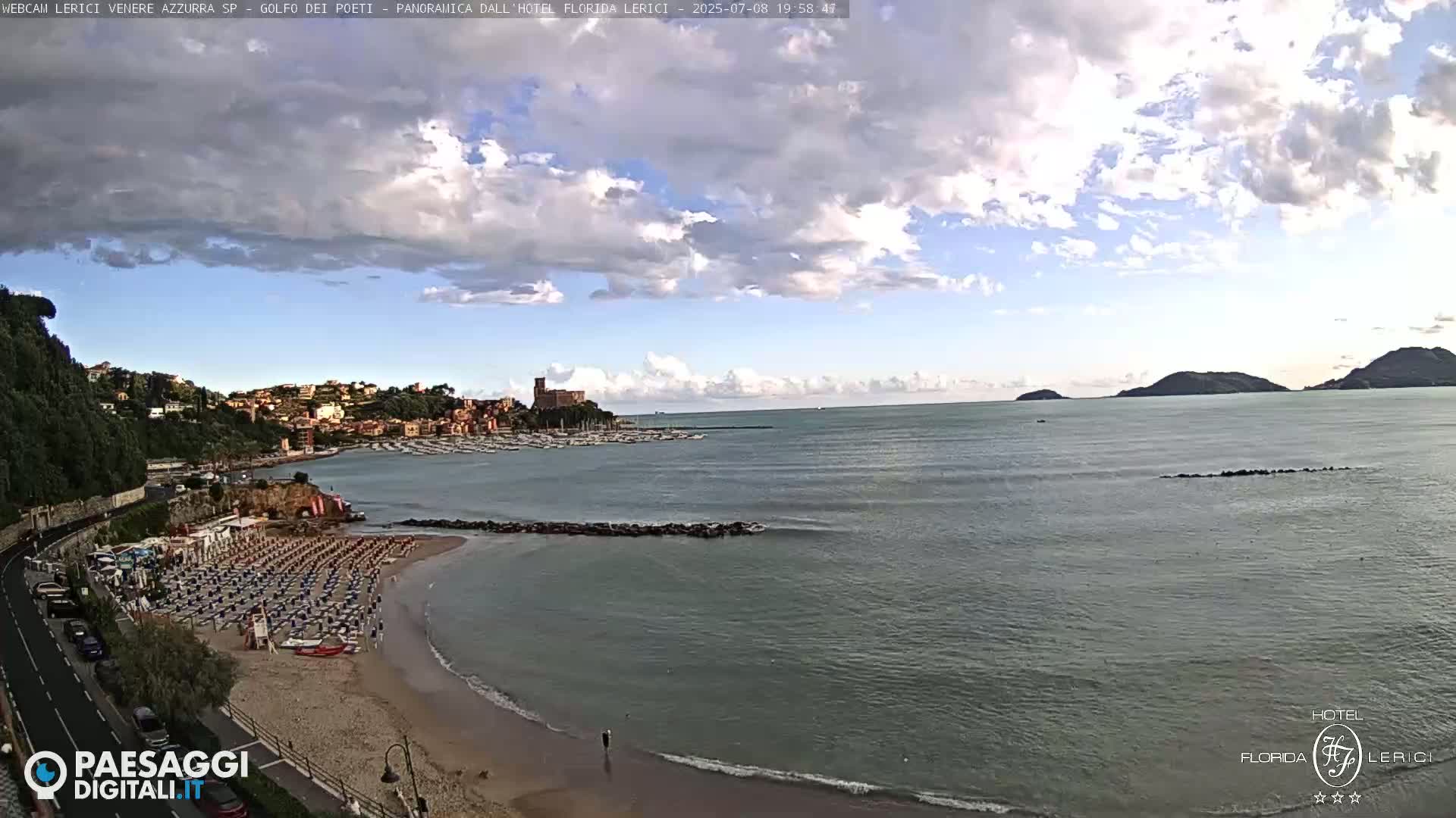  Lerici Venere Azzurra Beach Live Cam - La Spezia, Liguria, Italy
