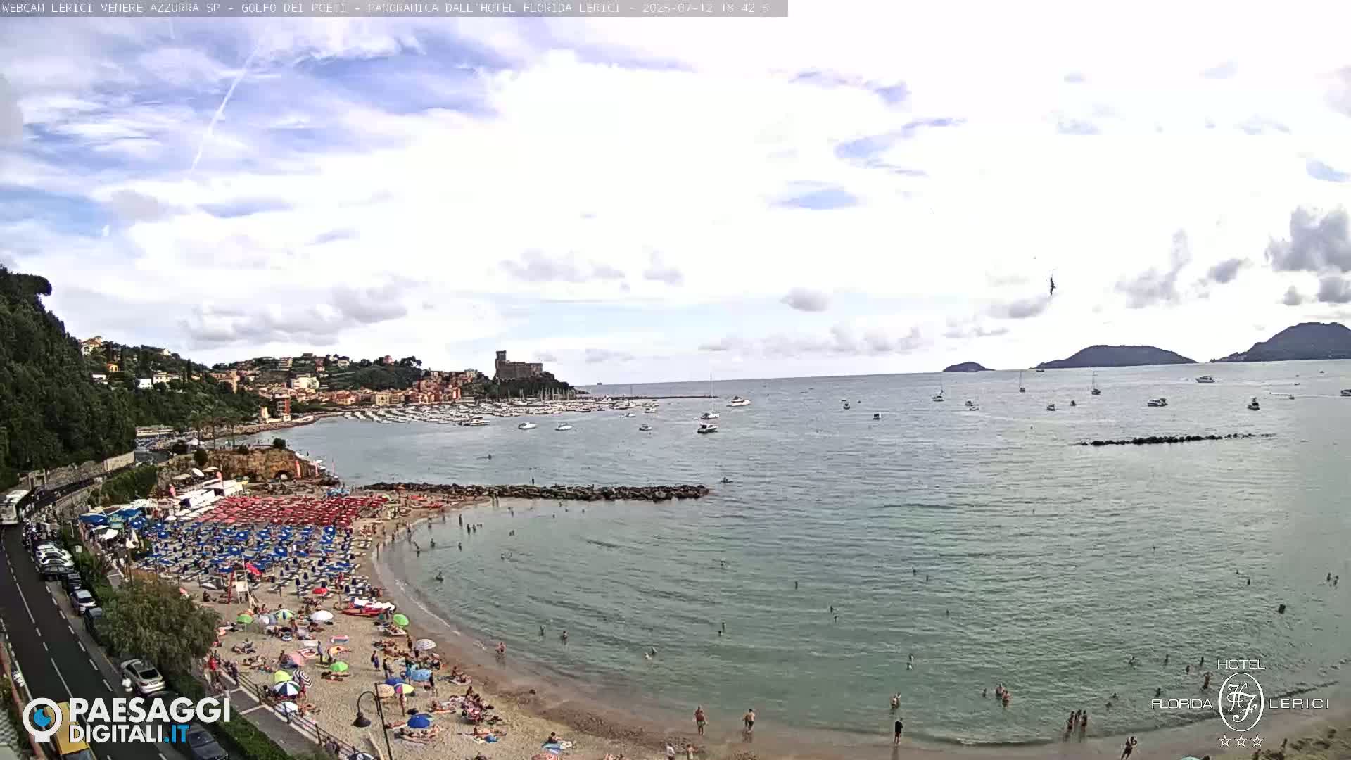  Lerici Venere Azzurra Beach Live Cam - La Spezia, Liguria, Italy