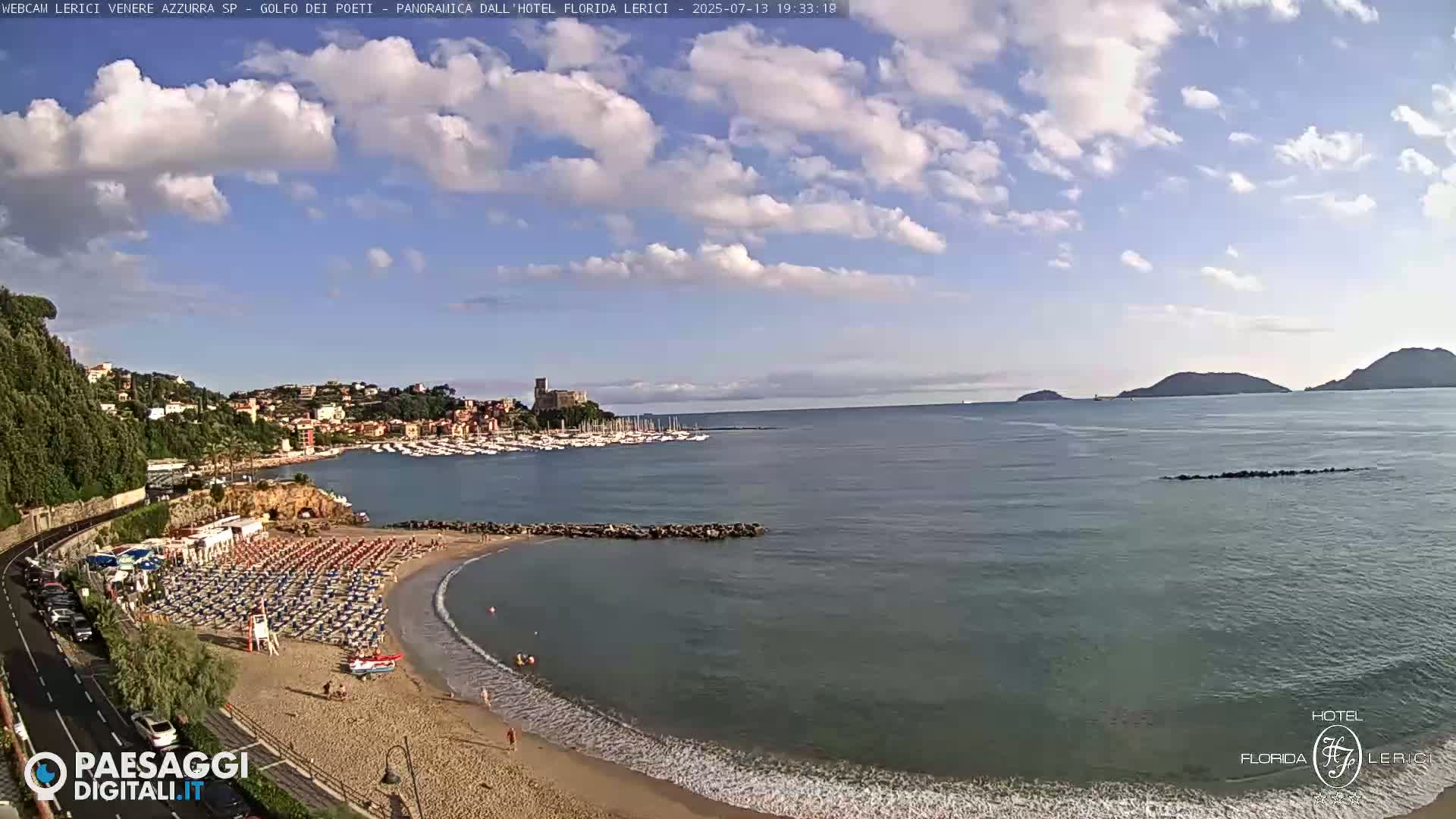  Lerici Venere Azzurra Beach Live Cam - La Spezia, Liguria, Italy