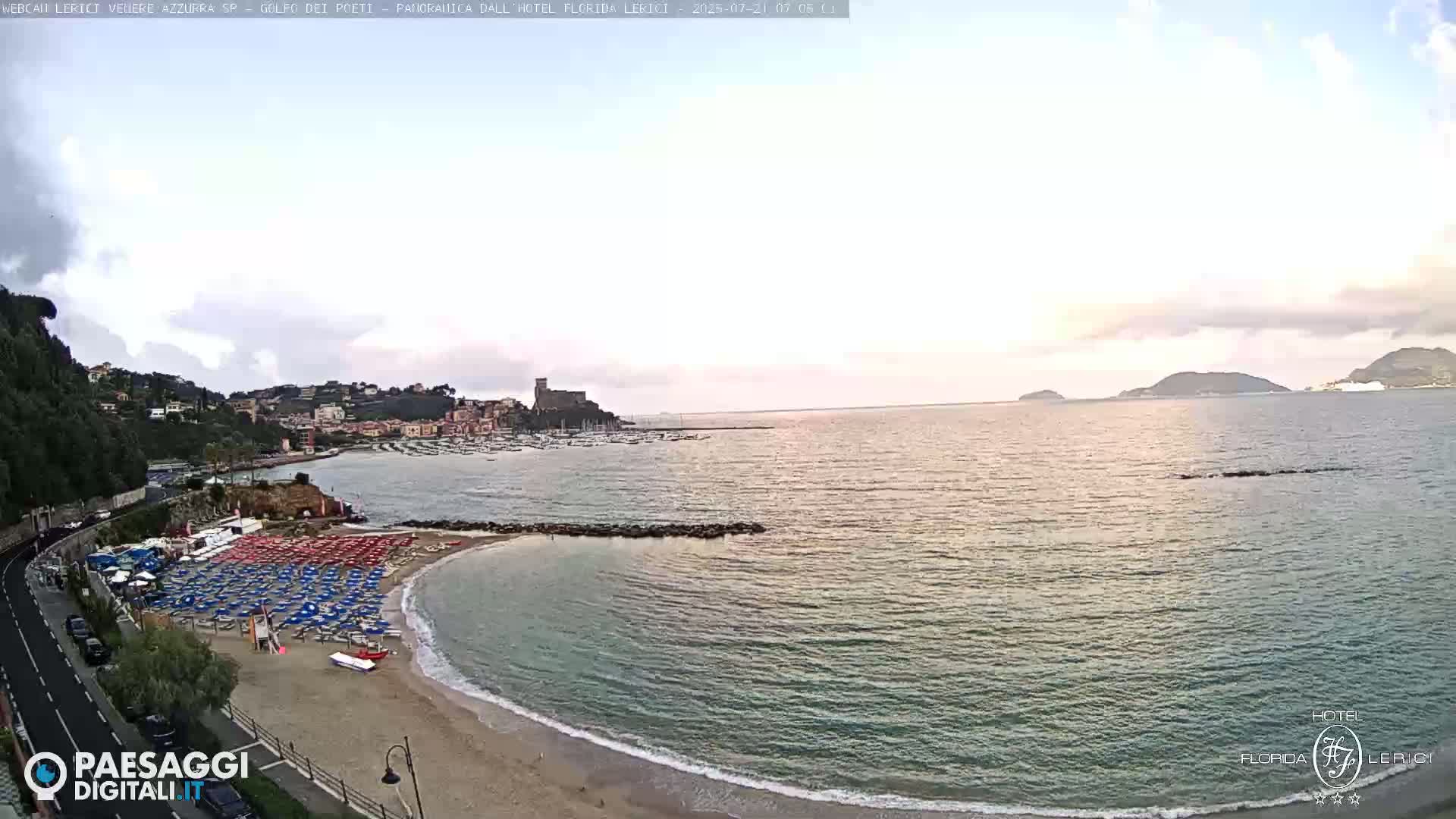 Lerici Venere Azzurra Beach Live Cam - La Spezia, Liguria, Italy