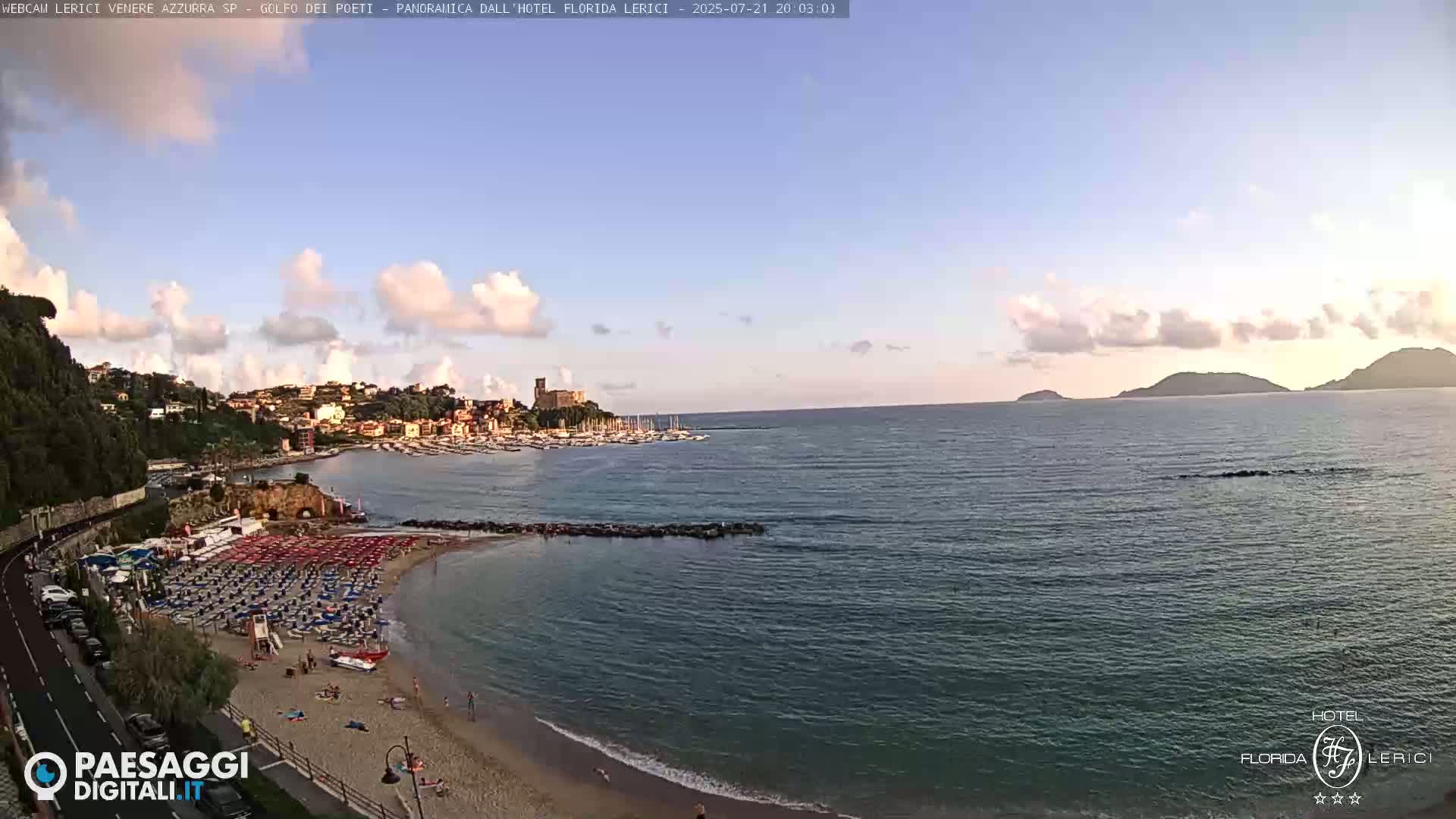  Lerici Venere Azzurra Beach Live Cam - La Spezia, Liguria, Italy