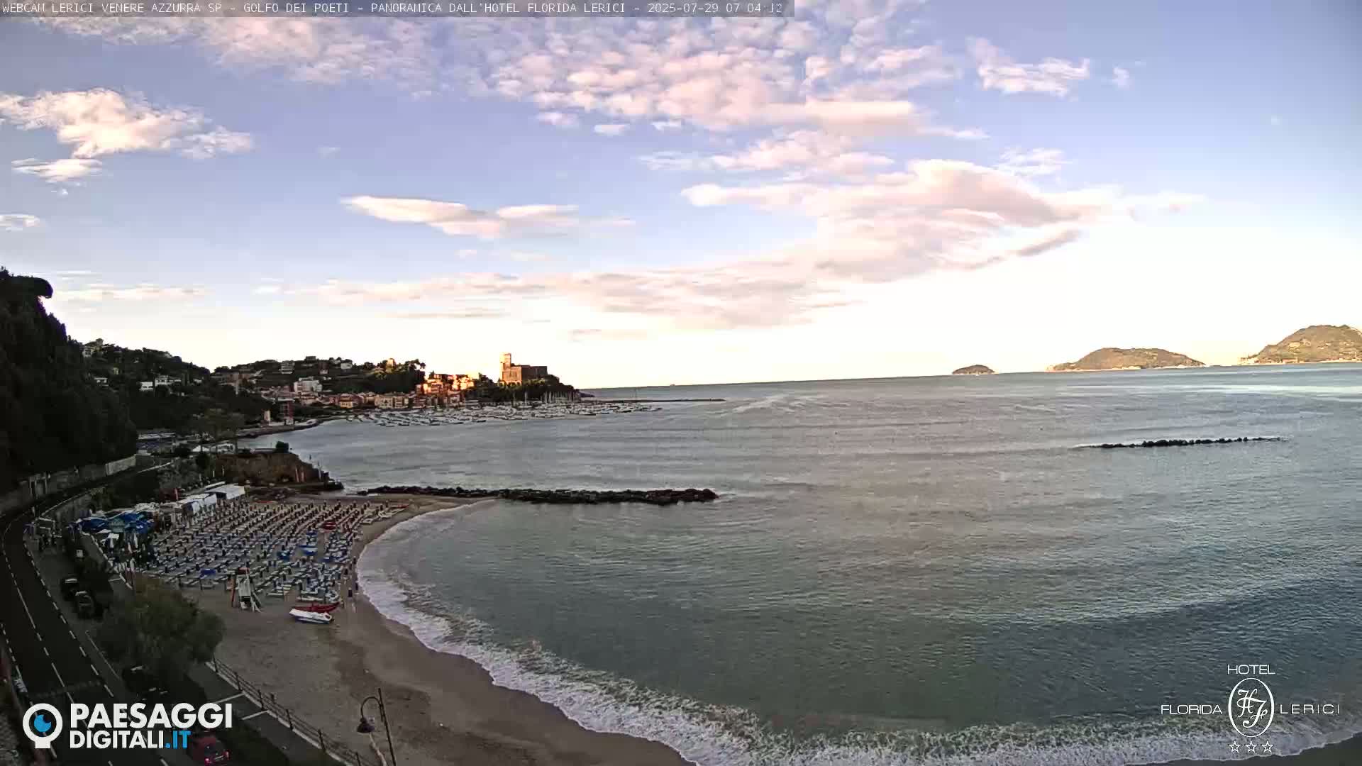  Lerici Venere Azzurra Beach Live Cam - La Spezia, Liguria, Italy