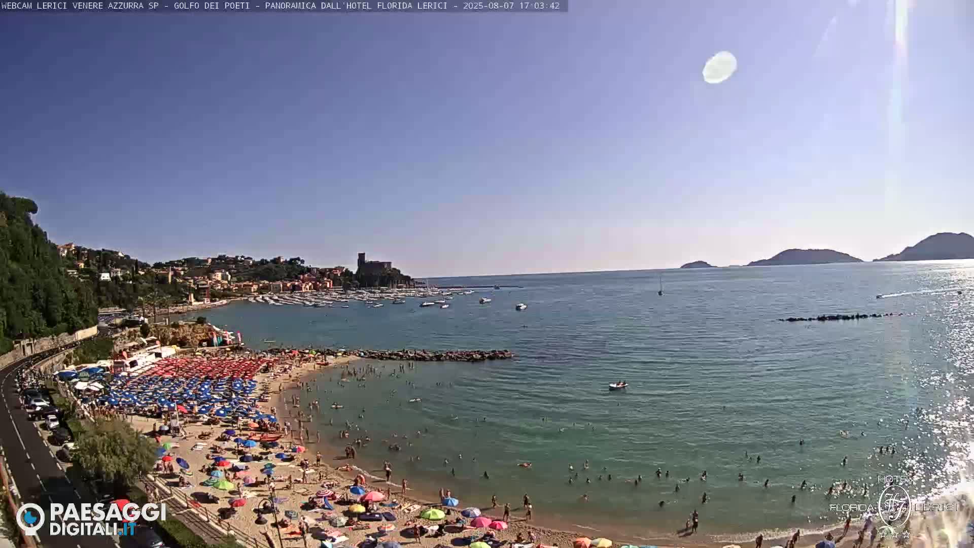  Lerici Venere Azzurra Beach Live Cam - La Spezia, Liguria, Italy