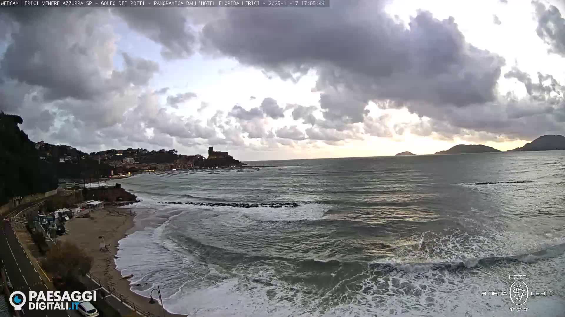  Lerici Venere Azzurra Beach Live Cam - La Spezia, Liguria, Italy