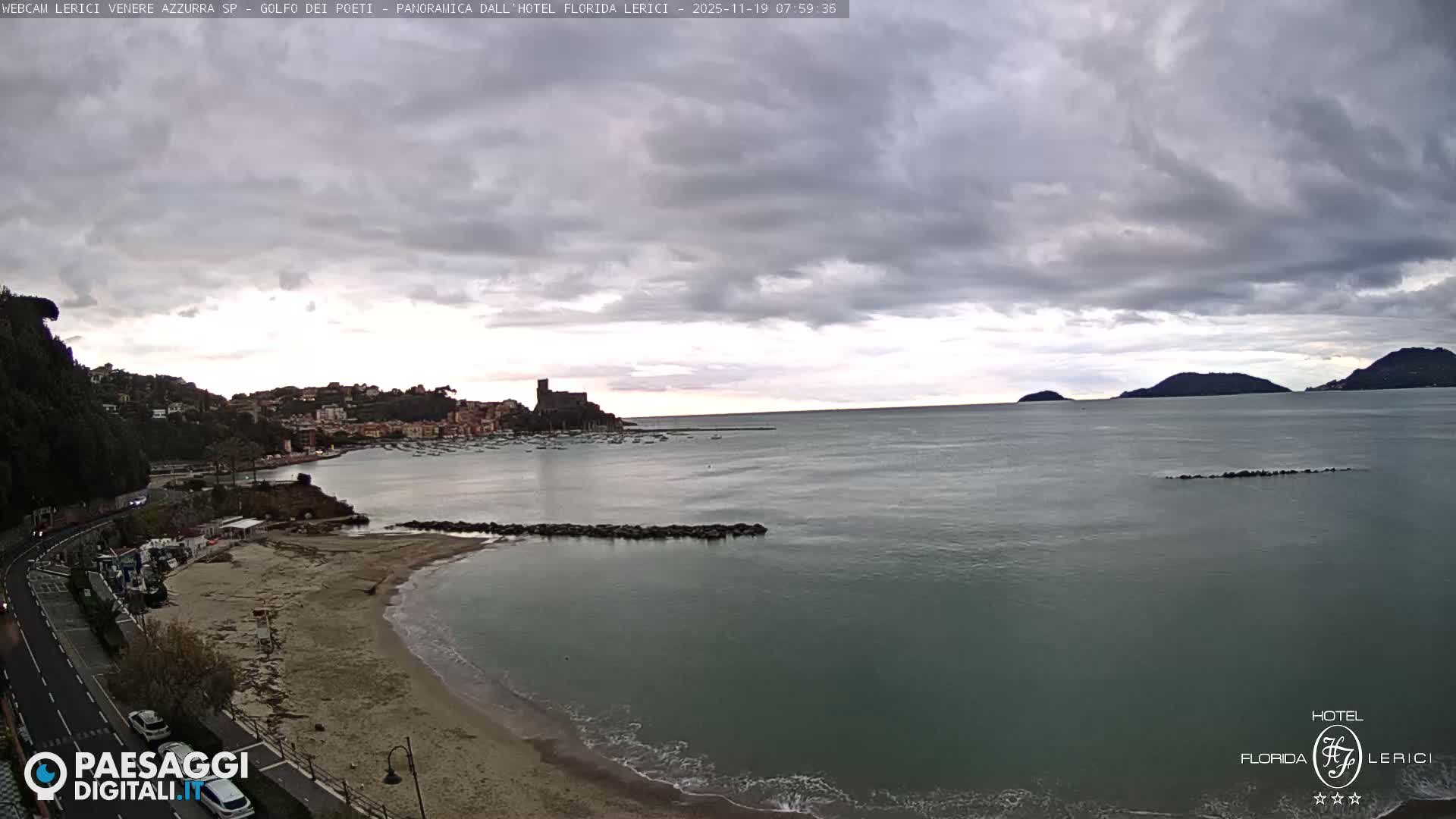  Lerici Venere Azzurra Beach Live Cam - La Spezia, Liguria, Italy