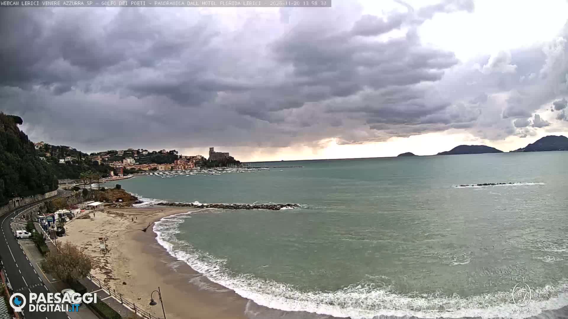  Lerici Venere Azzurra Beach Live Cam - La Spezia, Liguria, Italy