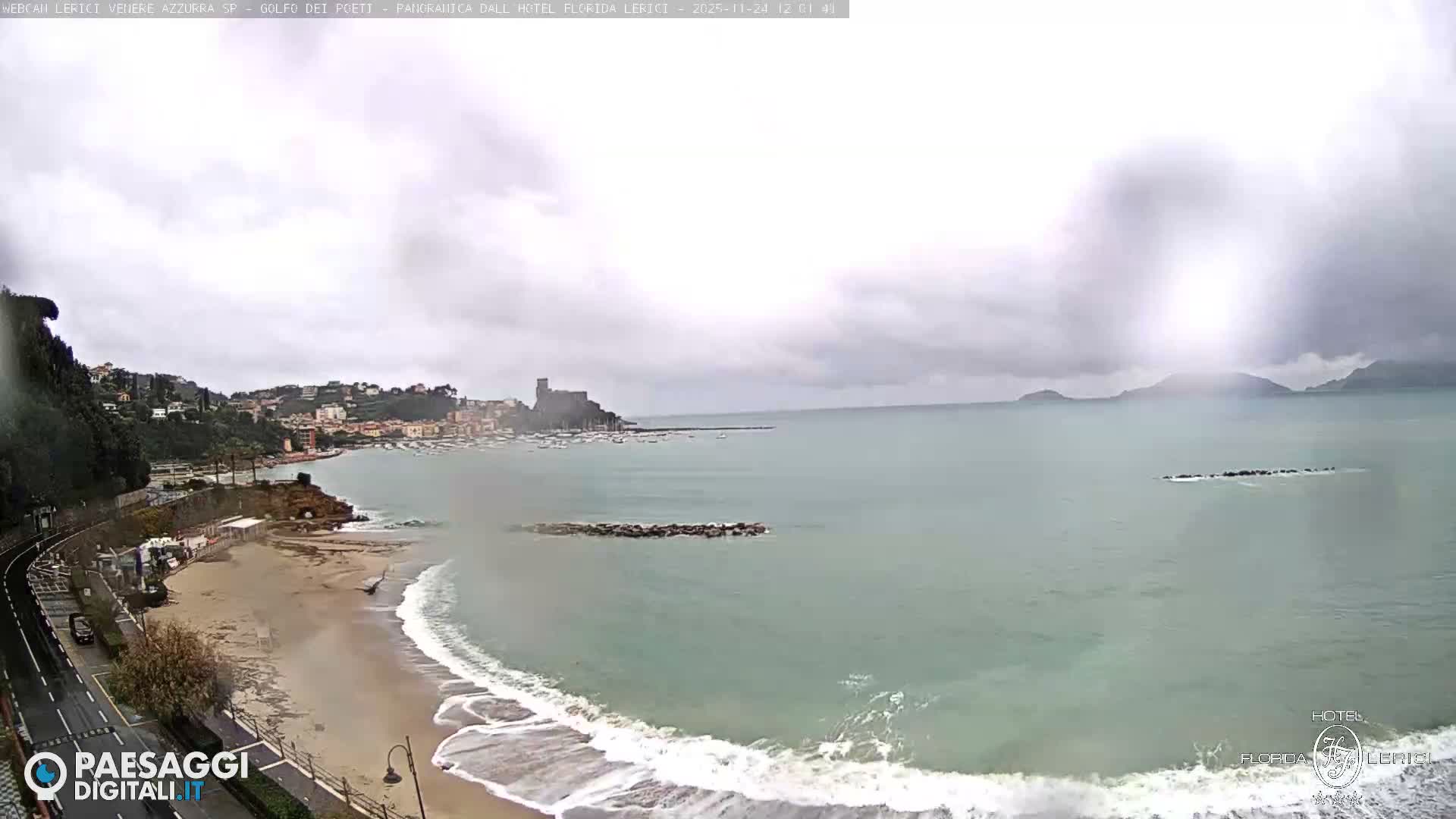  Lerici Venere Azzurra Beach Live Cam - La Spezia, Liguria, Italy