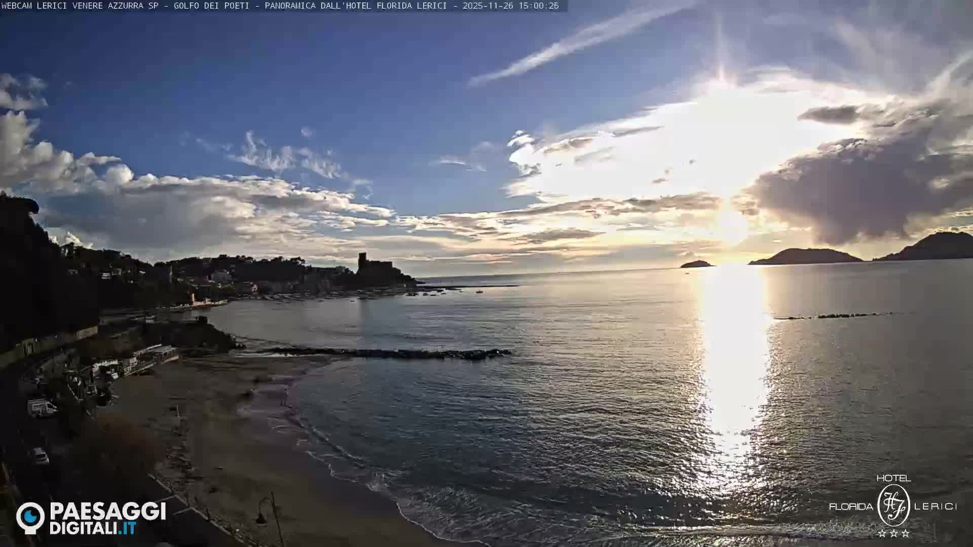  Lerici Venere Azzurra Beach Live Cam - La Spezia, Liguria, Italy