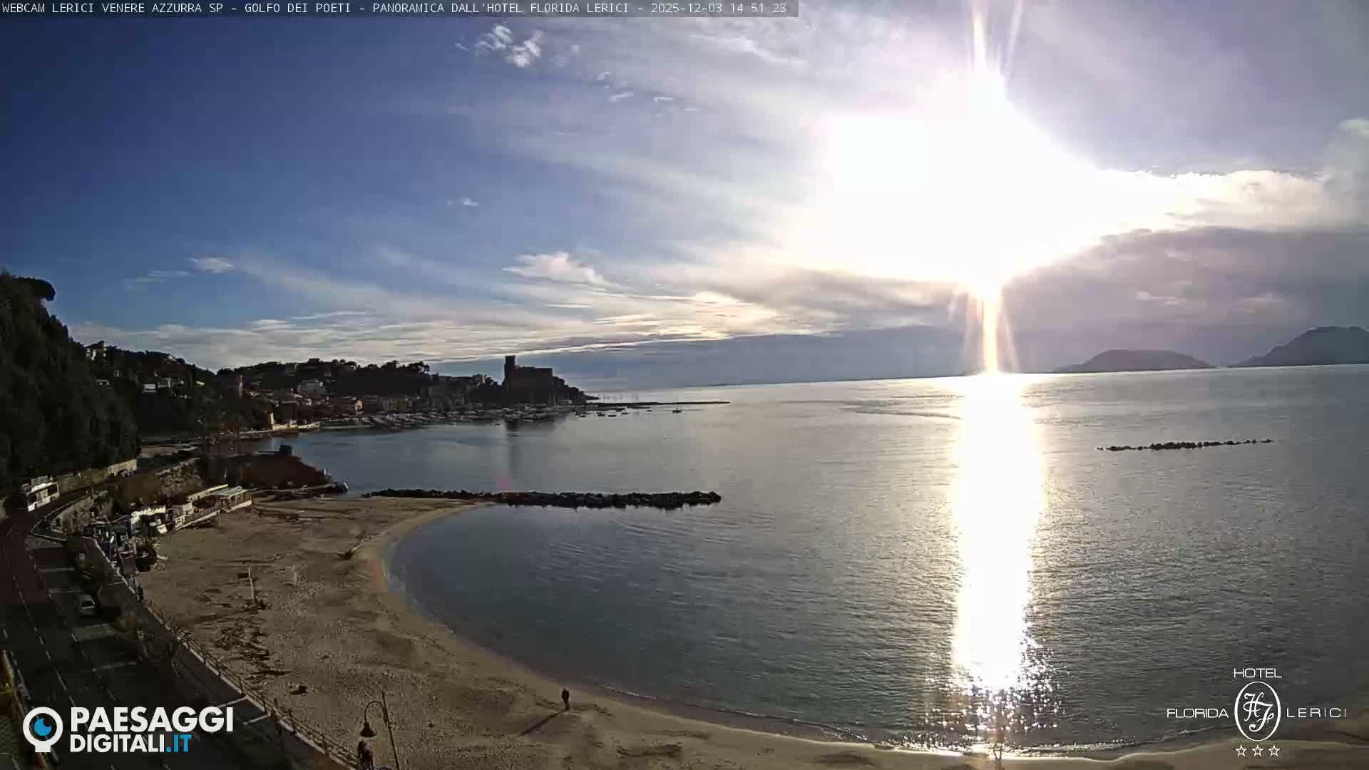  Lerici Venere Azzurra Beach Live Cam - La Spezia, Liguria, Italy