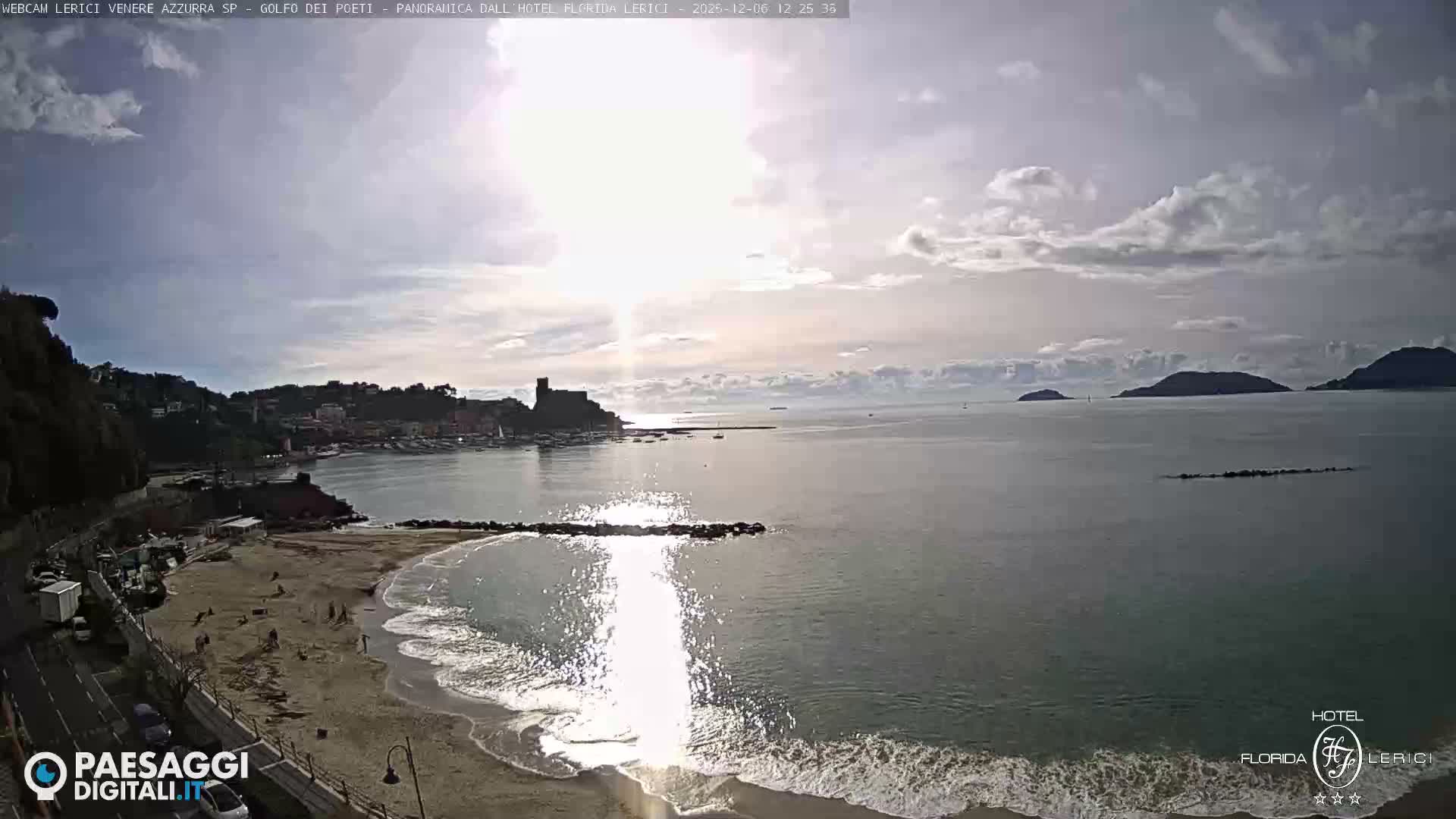  Lerici Venere Azzurra Beach Live Cam - La Spezia, Liguria, Italy