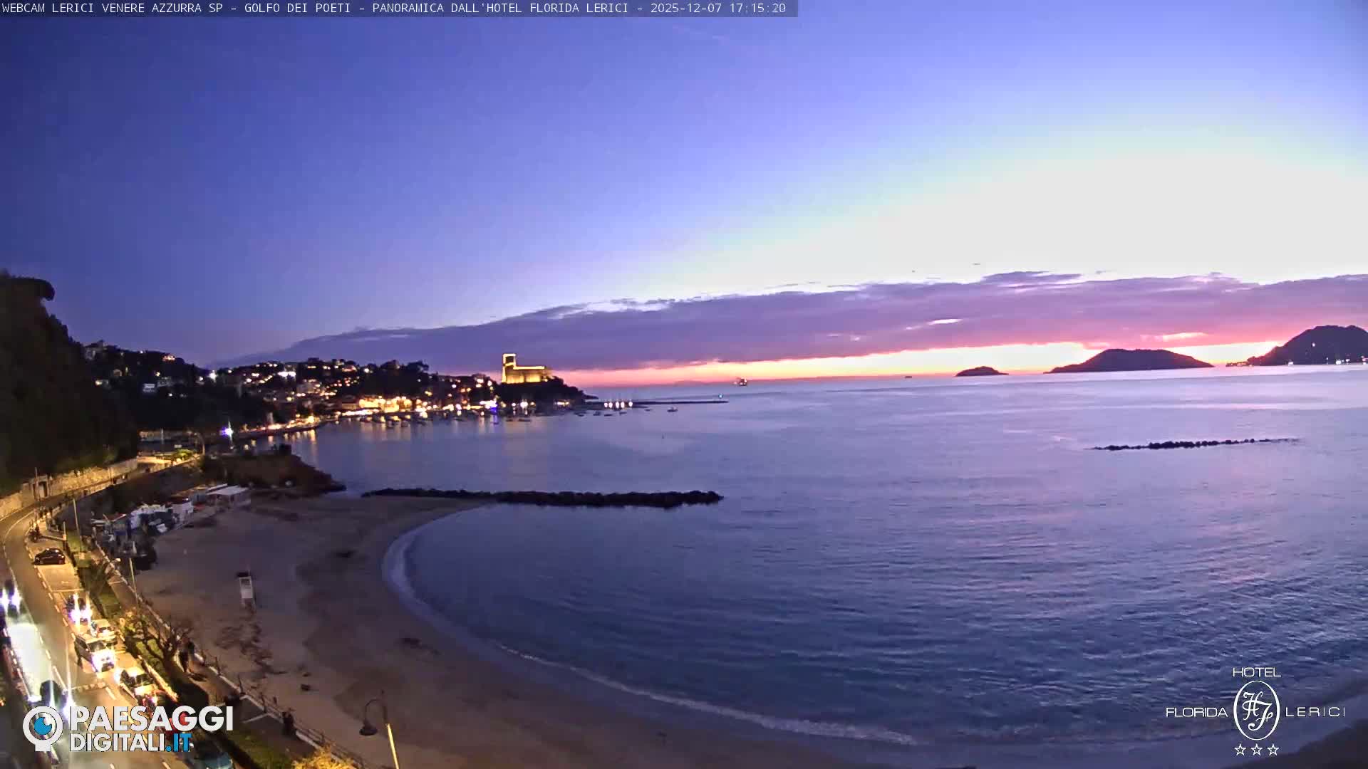  Lerici Venere Azzurra Beach Live Cam - La Spezia, Liguria, Italy