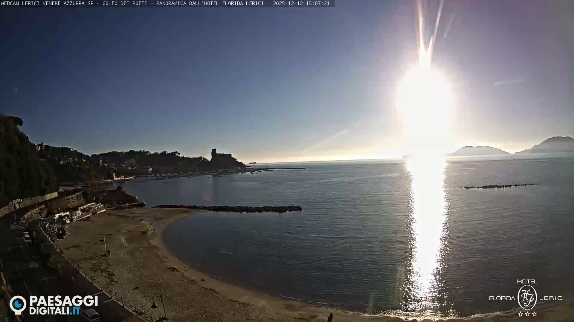  Lerici Venere Azzurra Beach Live Cam - La Spezia, Liguria, Italy