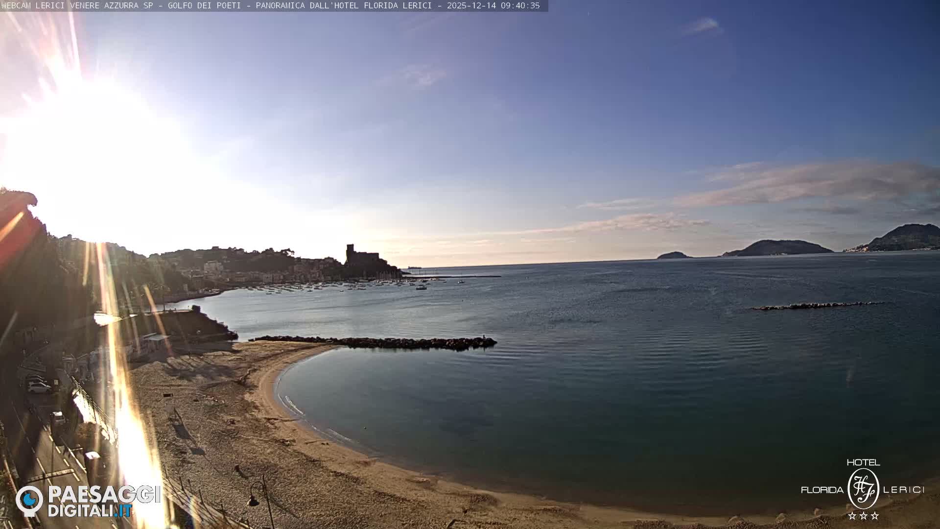  Lerici Venere Azzurra Beach Live Cam - La Spezia, Liguria, Italy