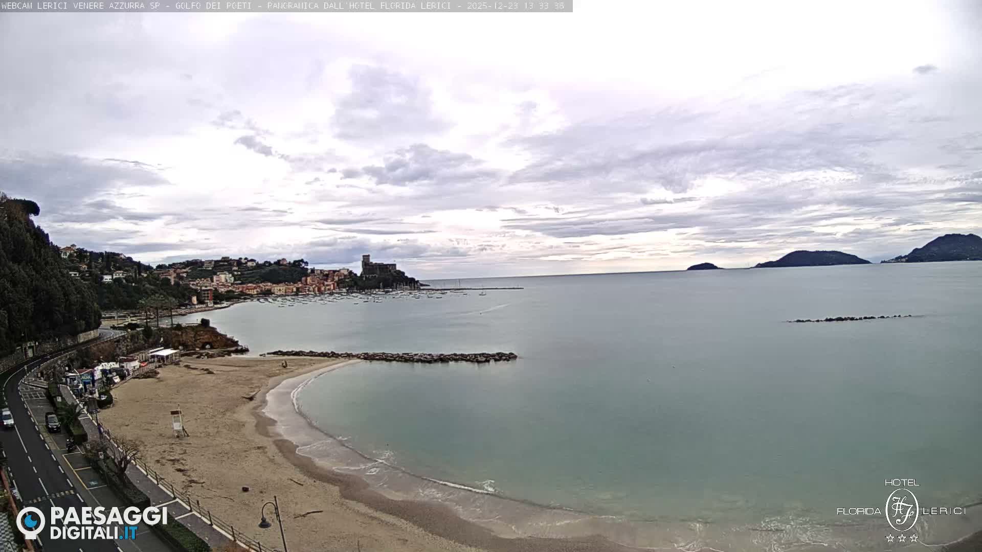  Lerici Venere Azzurra Beach Live Cam - La Spezia, Liguria, Italy