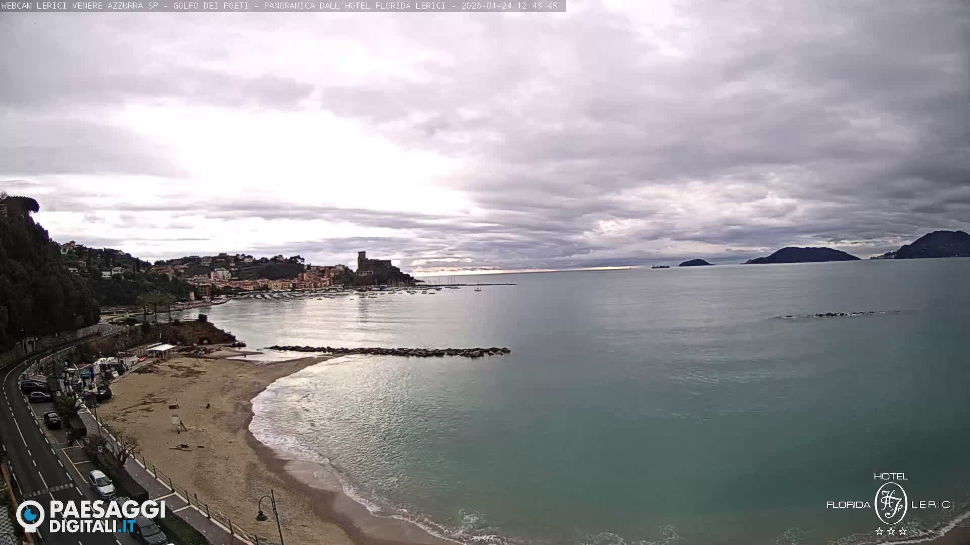  Lerici Venere Azzurra Beach Live Cam - La Spezia, Liguria, Italy