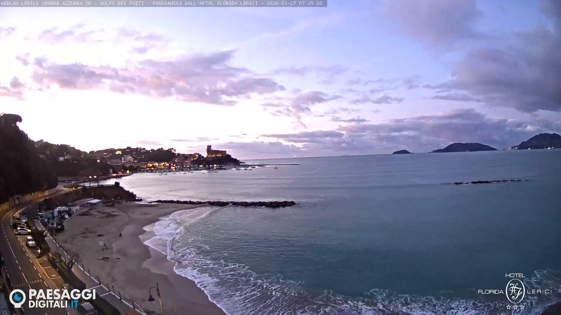  Lerici Venere Azzurra Beach Live Cam - La Spezia, Liguria, Italy