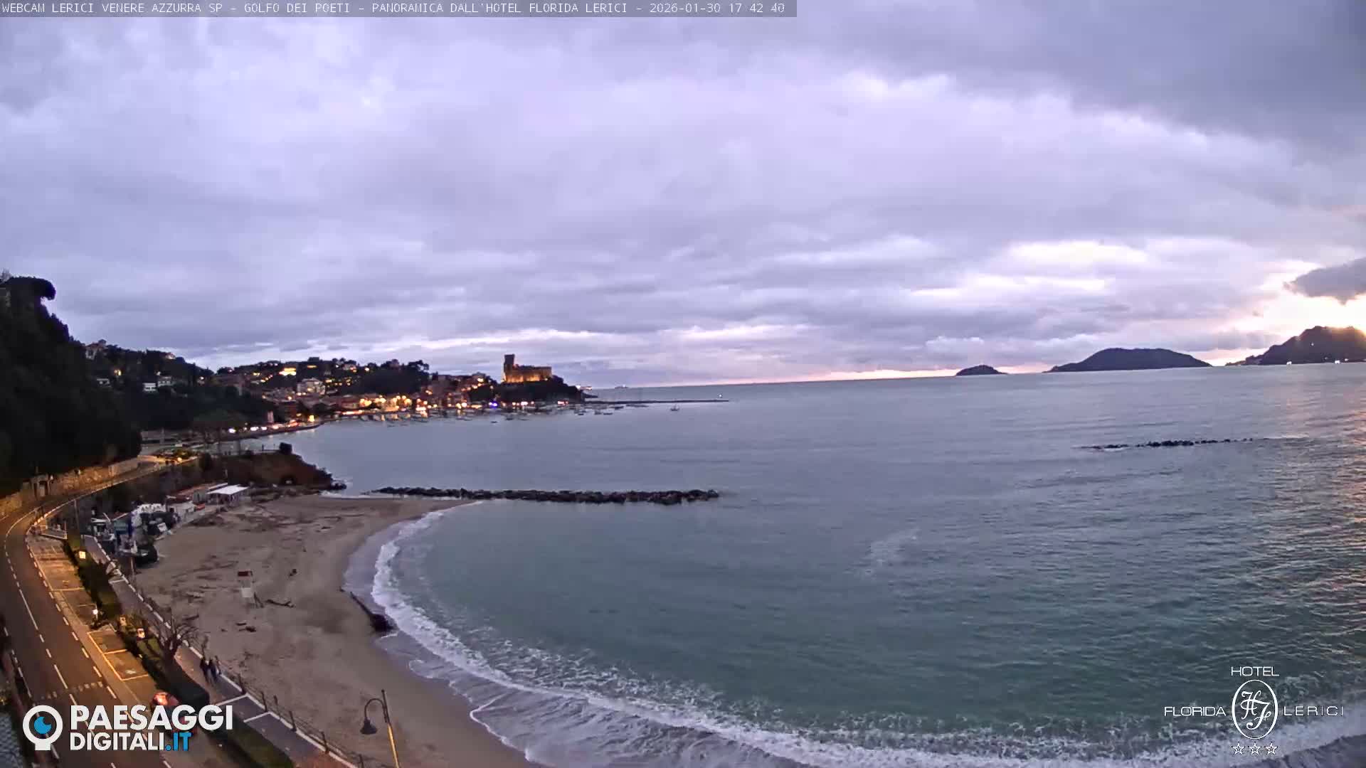  Lerici Venere Azzurra Beach Live Cam - La Spezia, Liguria, Italy
