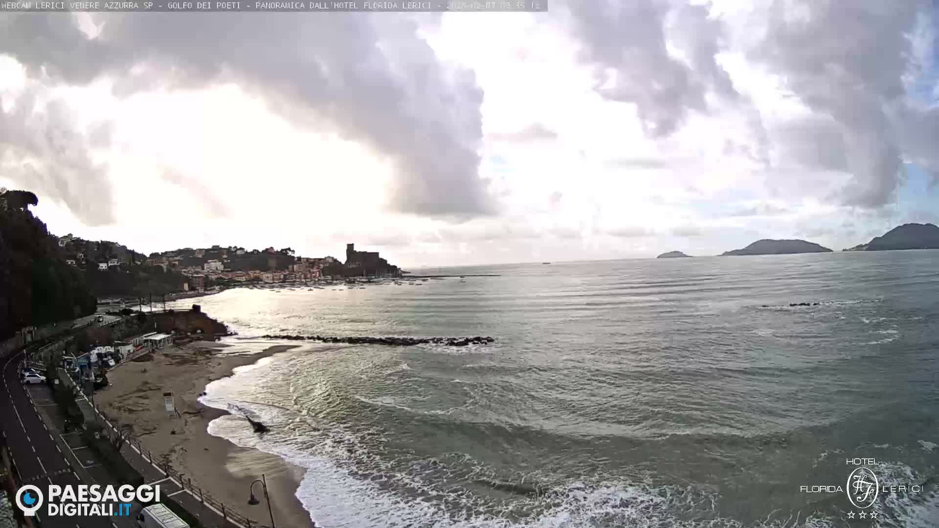 Lerici Venere Azzurra Beach Live Cam - La Spezia, Liguria, Italy