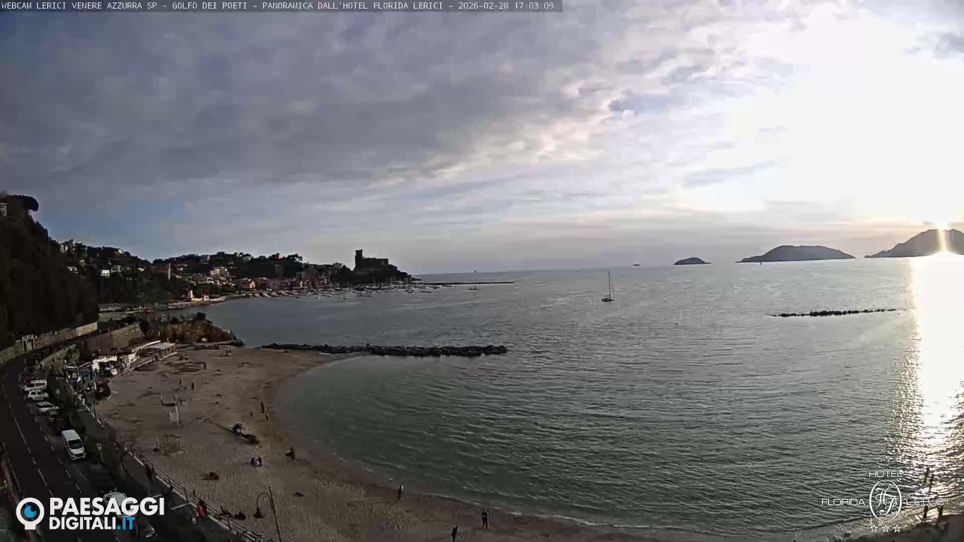  Lerici Venere Azzurra Beach Live Cam - La Spezia, Liguria, Italy