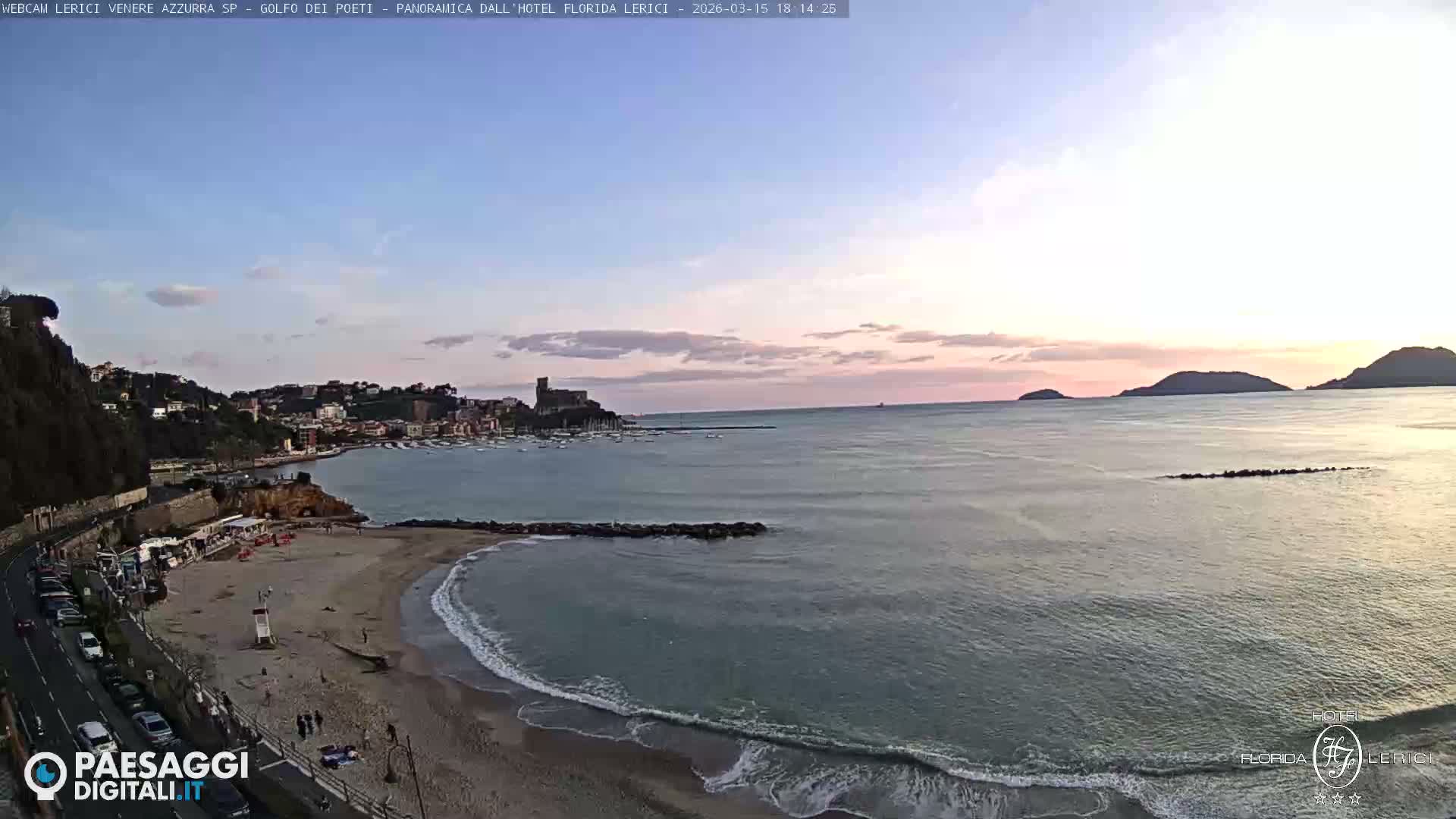  Lerici Venere Azzurra Beach Live Cam - La Spezia, Liguria, Italy