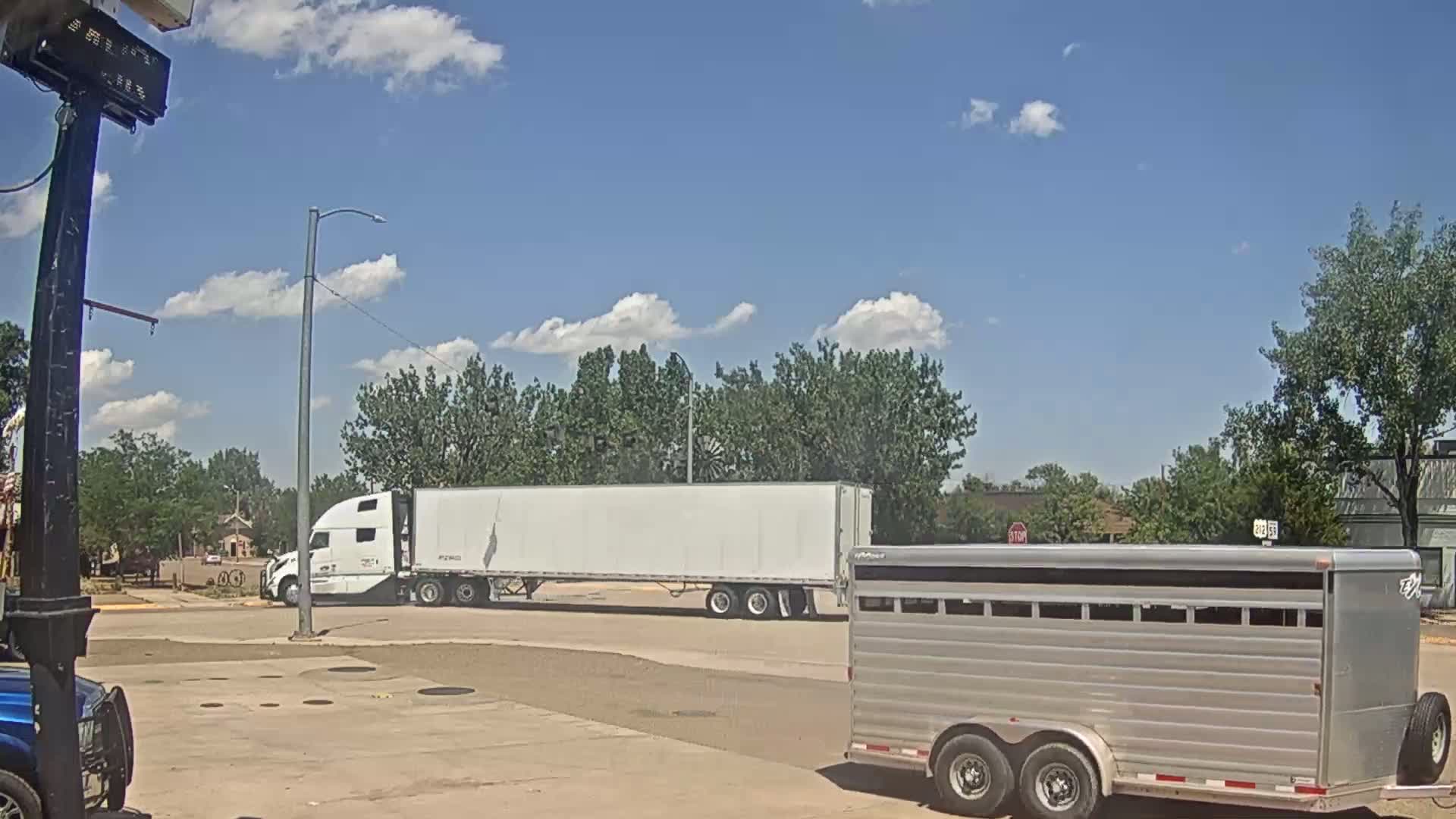 Broadus Village,  U.S Highway 212 Live Cam - Broadus, Powder River, Montana, USA