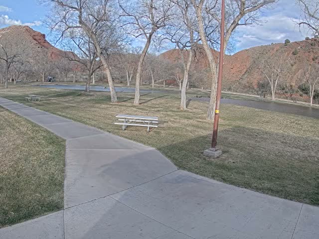 Thermopolis, Hot Springs State Park Koi Fish Ponds & Monument Hill Live Cam - Thermopolis, 	Hot Springs, Wyoming, USA