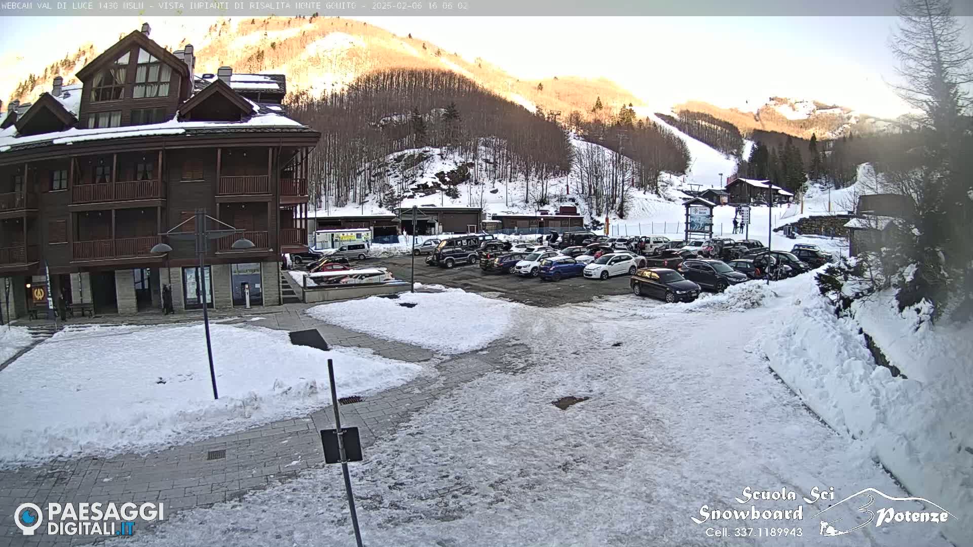  Abetone, Val di Luce Ski Lift Live Cam - Pistoia, Tuscany, Italy