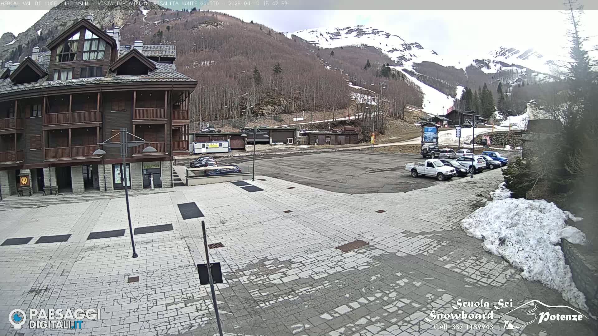  Abetone, Val di Luce Ski Lift Live Cam - Pistoia, Tuscany, Italy