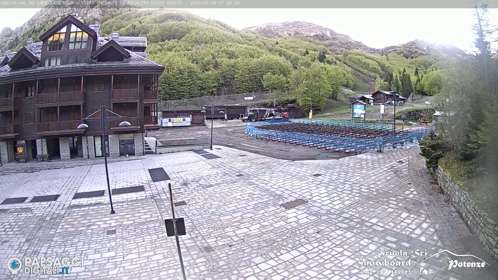  Abetone, Val di Luce Ski Lift Live Cam - Pistoia, Tuscany, Italy