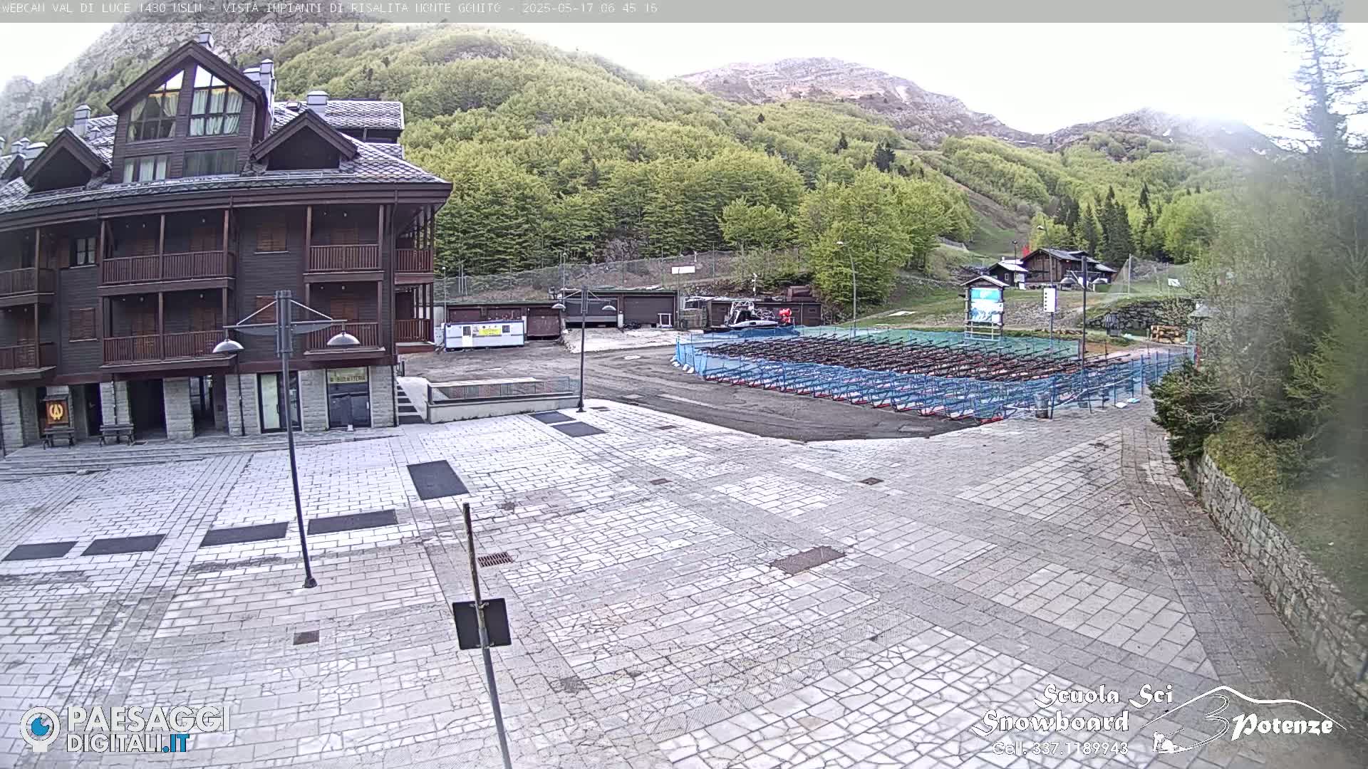  Abetone, Val di Luce Ski Lift Live Cam - Pistoia, Tuscany, Italy