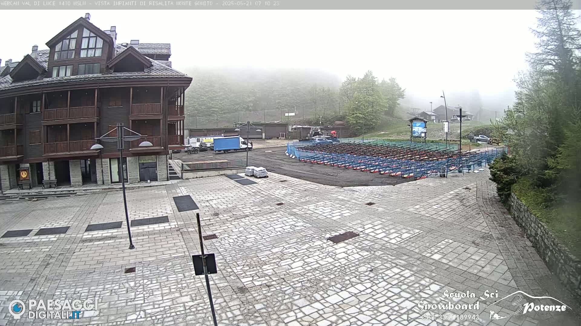  Abetone, Val di Luce Ski Lift Live Cam - Pistoia, Tuscany, Italy