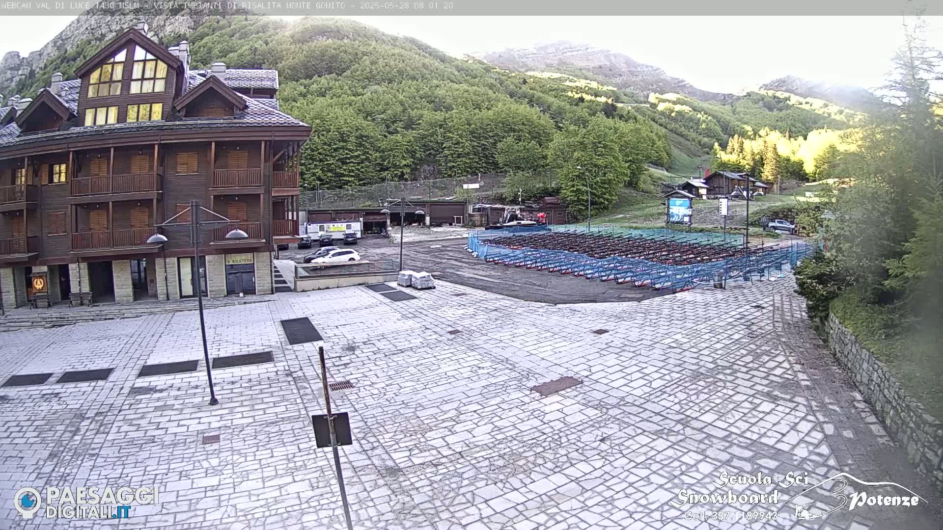  Abetone, Val di Luce Ski Lift Live Cam - Pistoia, Tuscany, Italy