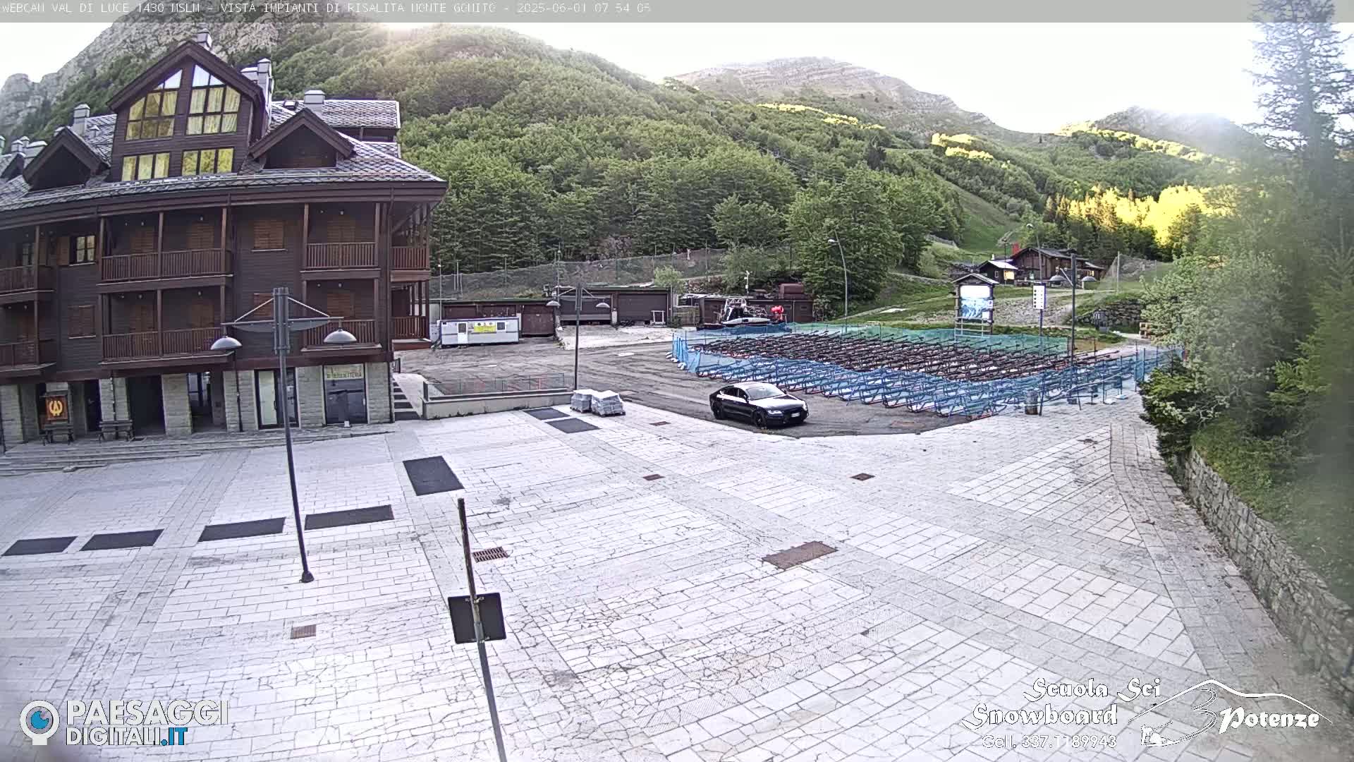  Abetone, Val di Luce Ski Lift Live Cam - Pistoia, Tuscany, Italy