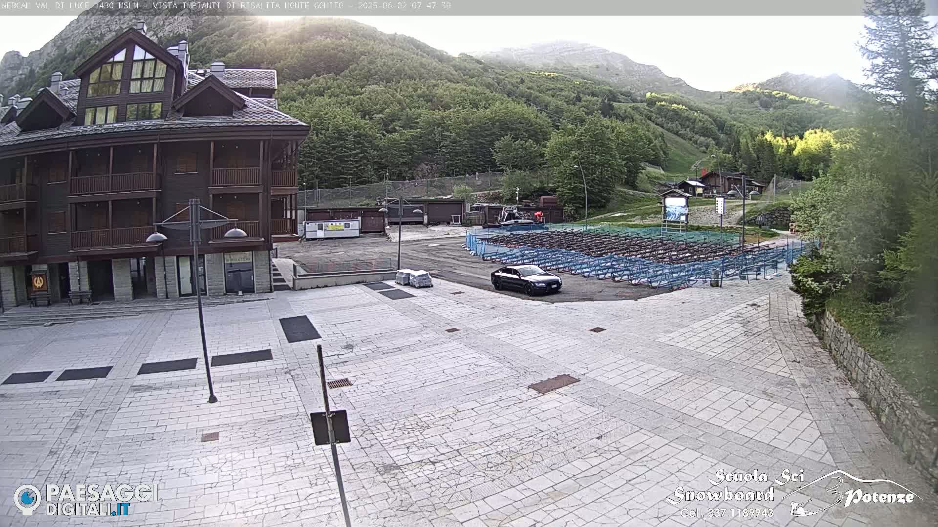  Abetone, Val di Luce Ski Lift Live Cam - Pistoia, Tuscany, Italy