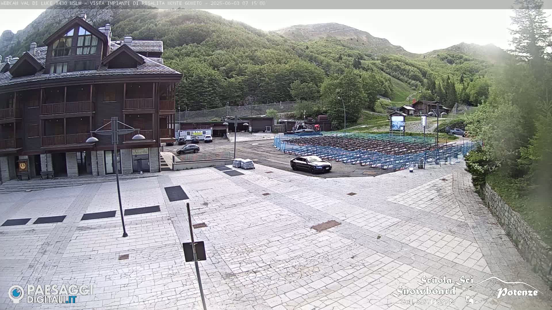  Abetone, Val di Luce Ski Lift Live Cam - Pistoia, Tuscany, Italy