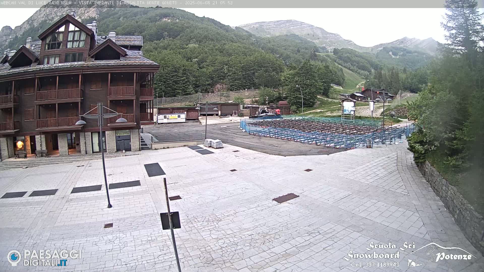  Abetone, Val di Luce Ski Lift Live Cam - Pistoia, Tuscany, Italy