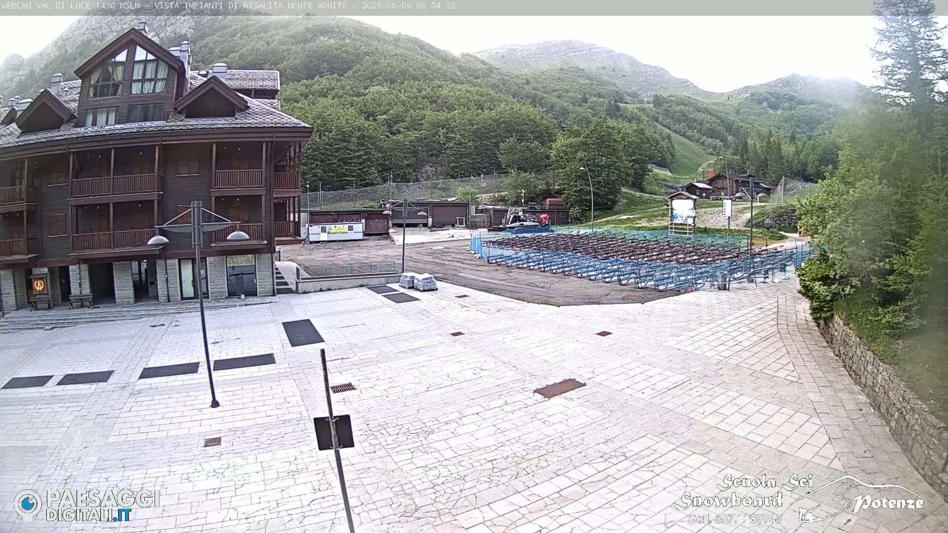  Abetone, Val di Luce Ski Lift Live Cam - Pistoia, Tuscany, Italy