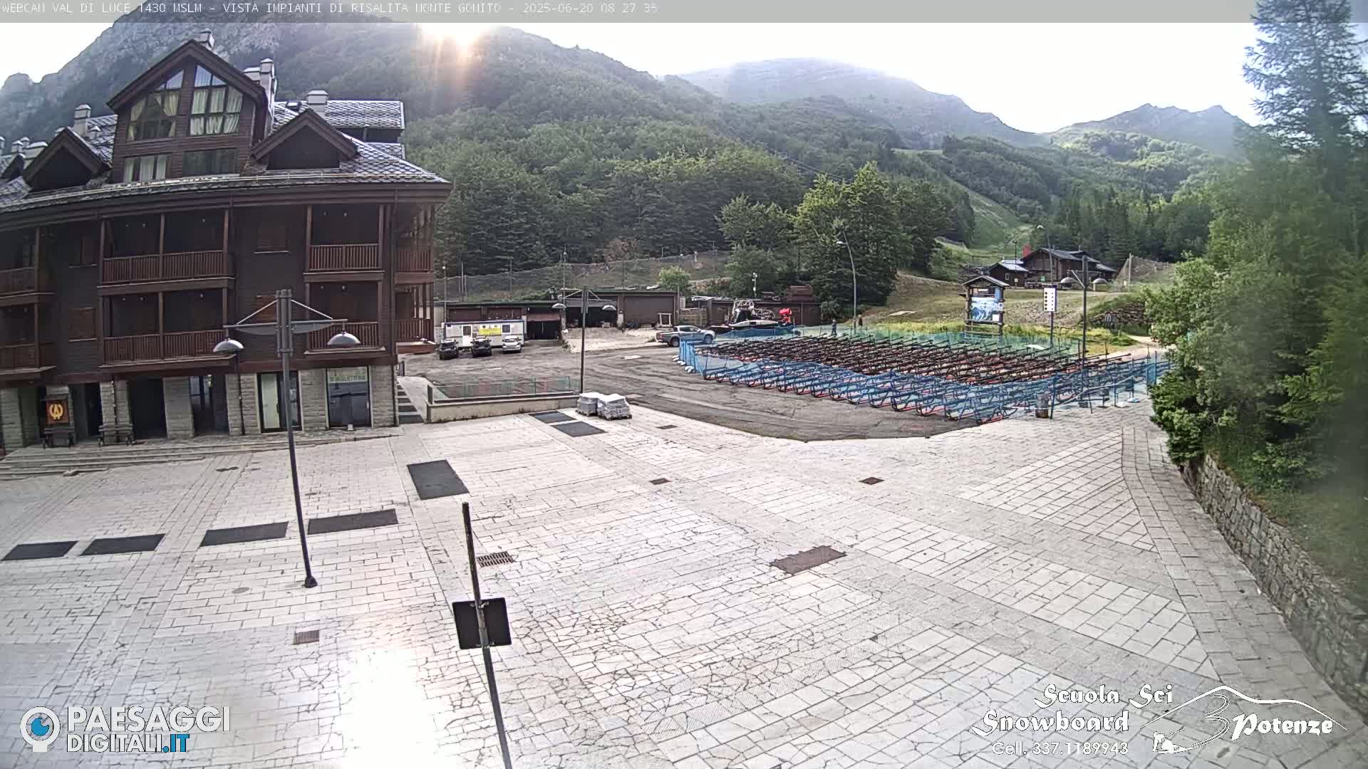  Abetone, Val di Luce Ski Lift Live Cam - Pistoia, Tuscany, Italy